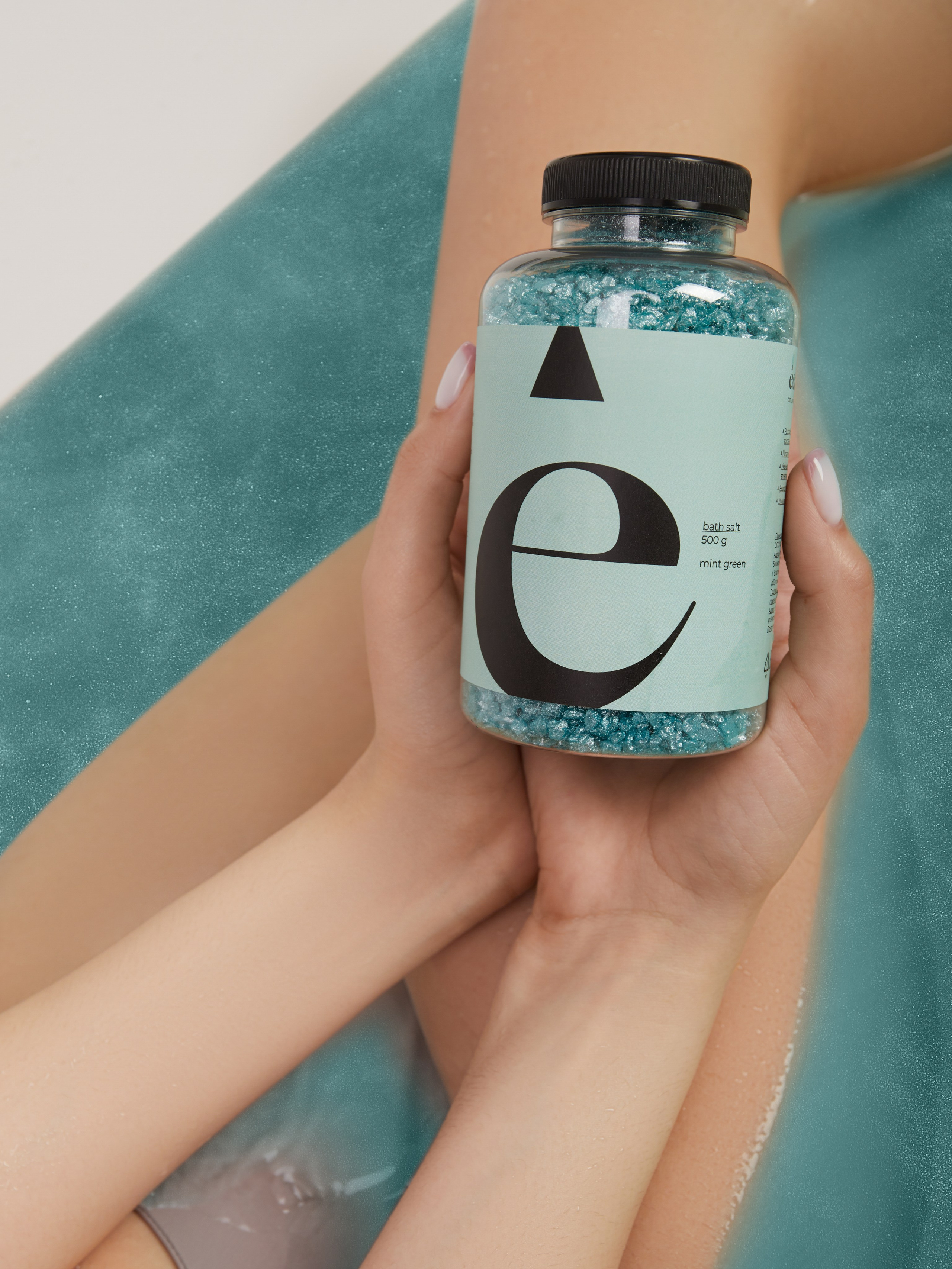 «Имиджевая фотосъемка солей для ванн с девушкой в купальнике в ванной комнате»«Рекламная съемка косметической соли для ванн с моделью в купальнике на фоне ванной»«Премиум-фотосессия солей для ванн с молодой женщиной в купальнике в расслабляющей атмосфере»«Студийная имиджевая съемка солей для ванн с девушкой в купальнике и пузырьками в ванной»«Фотосъемка косметической продукции — соли для ванн с моделью в купальнике в интерьере ванной»«Рекламный кадр соли для ванн с девушкой в купальнике, демонстрирующей расслабление и уход»«Эстетическая имиджевая фотосессия солей для ванн с молодой женщиной в купальнике в ванной»«Фотосъемка косметической соли для ванн с моделью в купальнике на фоне современной ванной комнаты»«Профессиональная имиджевая съемка солей для ванн с девушкой в купальнике для маркетинга»«Рекламная фотосессия солей для ванн с моделью в купальнике, подчеркивающая натуральность и комфорт»