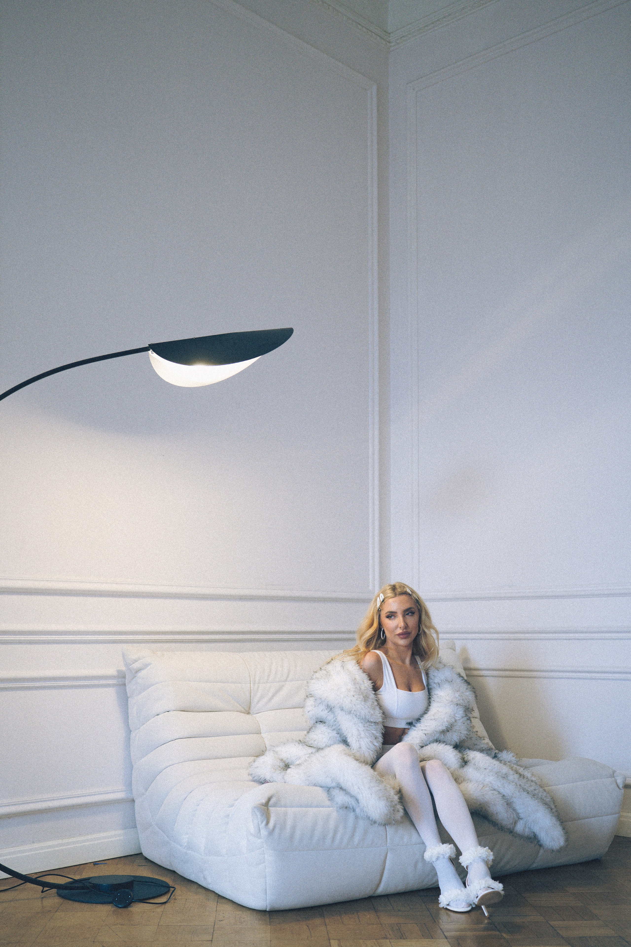 МИНИМАЛИЗМ В СТУДИИ НА ЧЕРНЫШЕВСКОЙ В СТУДИИ С БАЛКОНОМ. Профессиональный фотограф, Санкт-Петербург — Виктория Богомолова