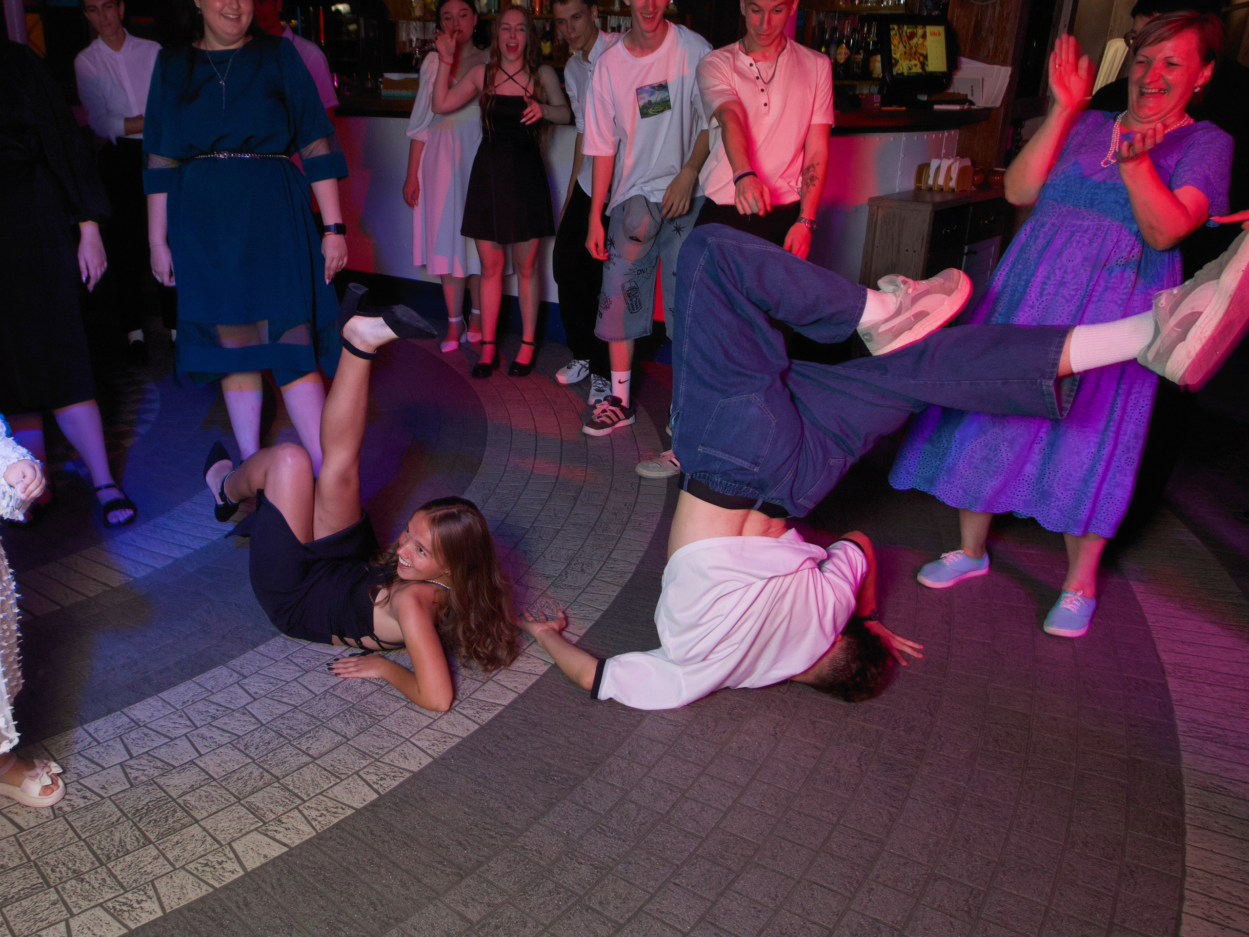 ВЫПУСКНОЙ «КОКОМО» 27.06.24. Репортажный фотограф Анапа