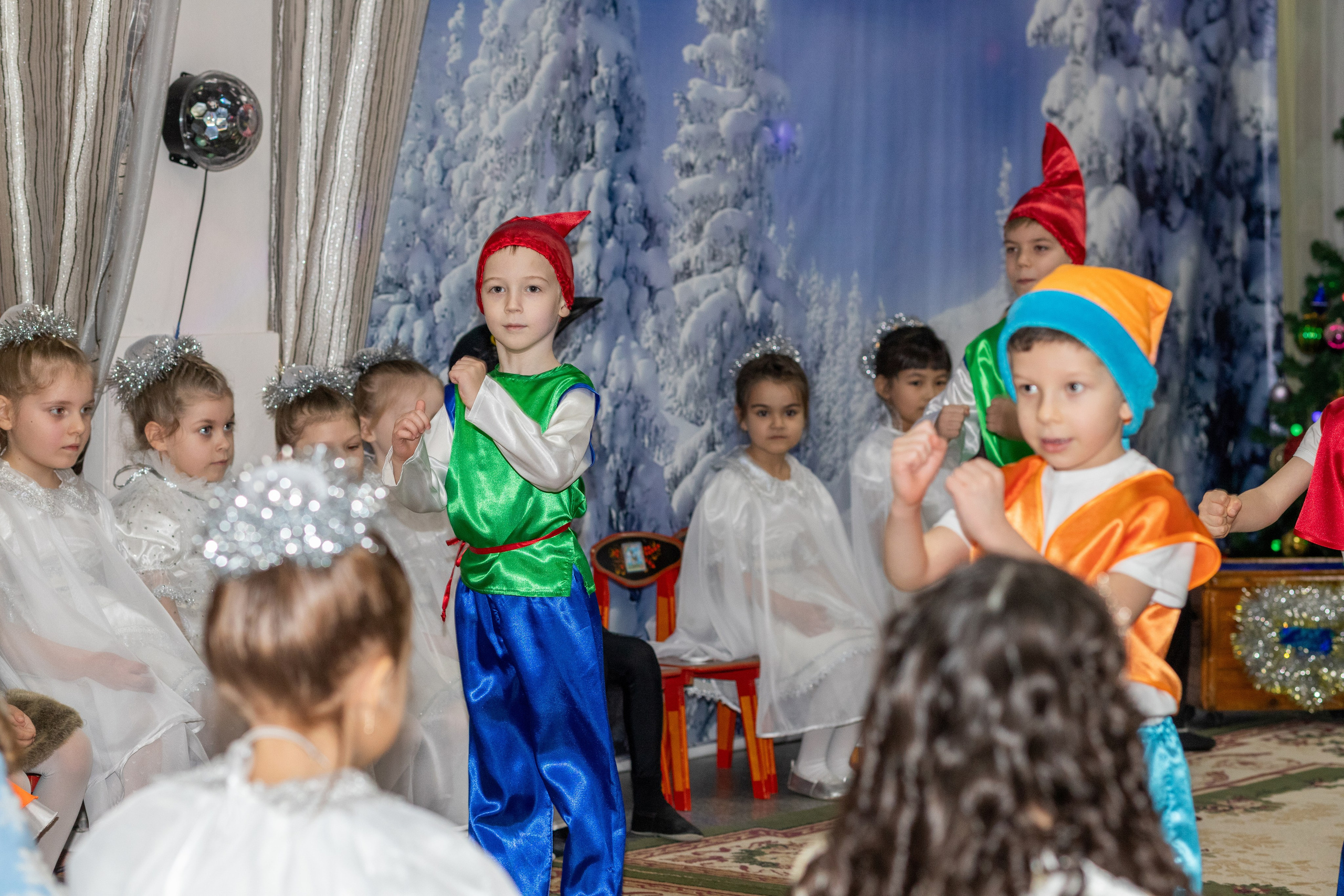 Новогодний утренник подготовительной группы. Индивидуальный и свадебный фотограф в Москве, Электростали и Туле Кадейкина Екатерина