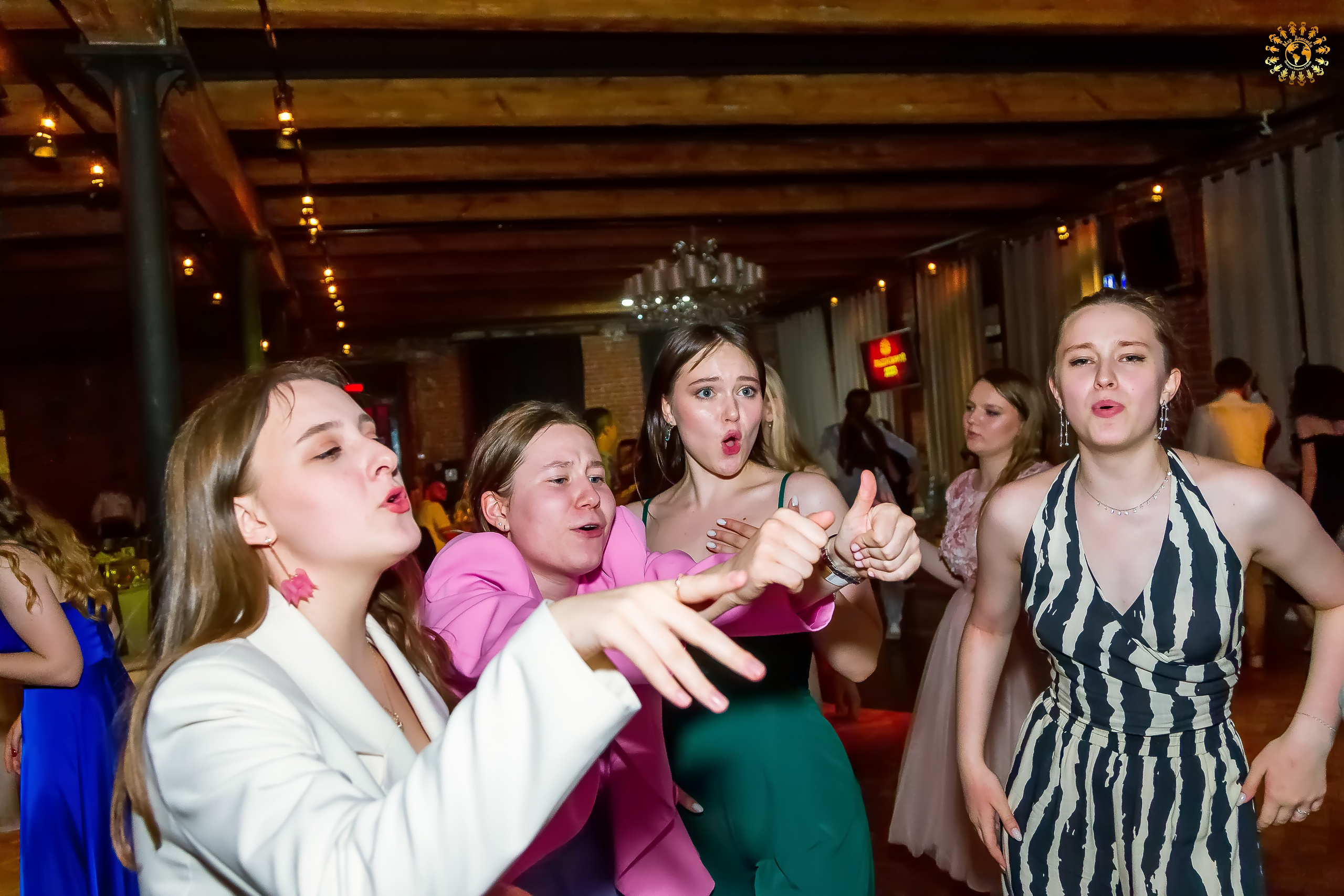 Выпускной 2023 (11-е классы) клуб «Джаггер», Москва. Репортажная съемка в Москве и области. Анималистика