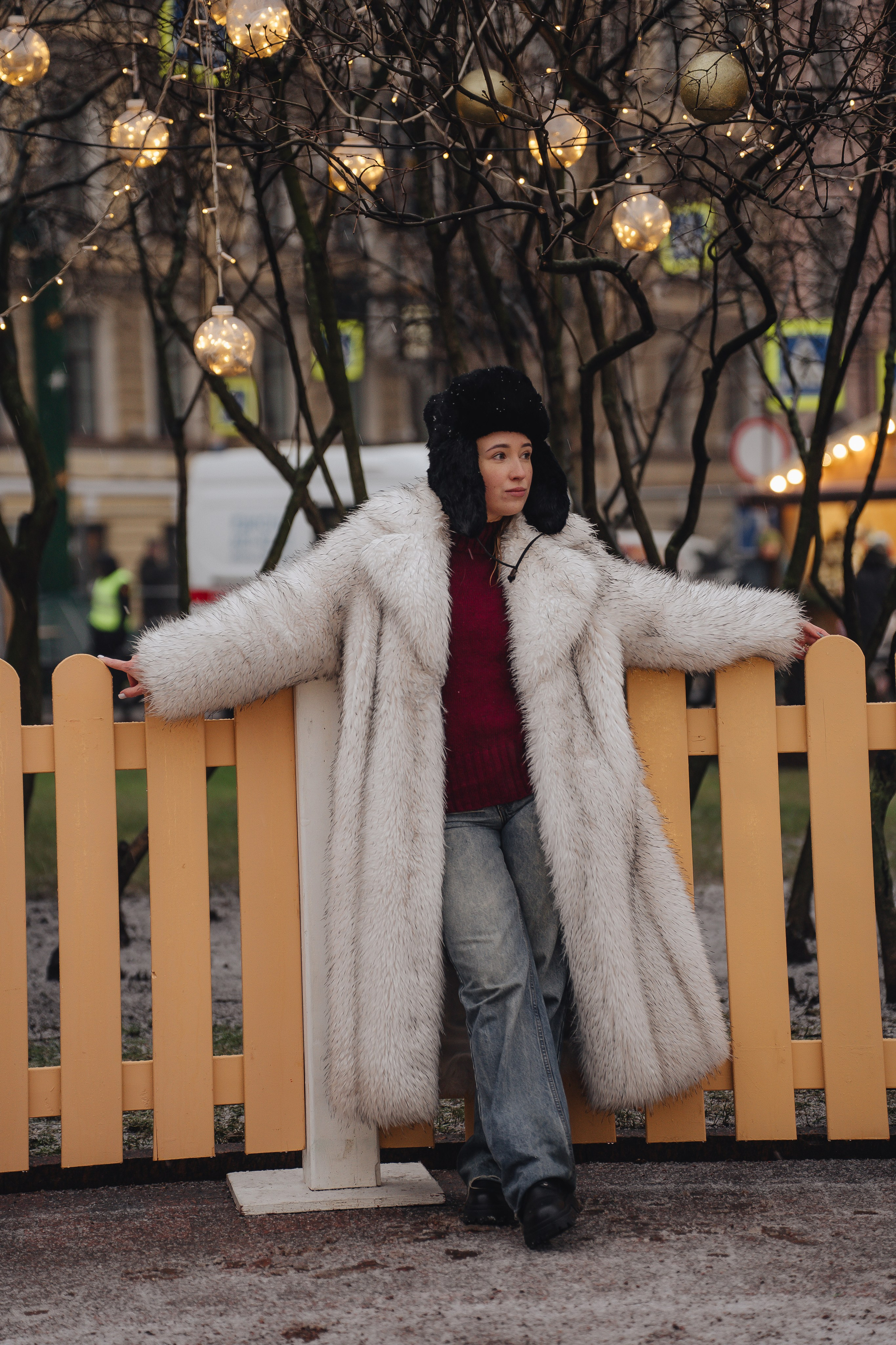 ПРОГУЛКА НА МАНЕЖНОЙ ПЛОЩАДИ ДЛЯ ДЕВУШКИ ПЕРЕД НОВЫМ ГОДОМ (НОВОГОДНЯЯ ФОТОСЕССИИЯ НА МАНЕЖНОЙ ПЛОЩАДИ). Профессиональный фотограф, Санкт-Петербург — Виктория Богомолова