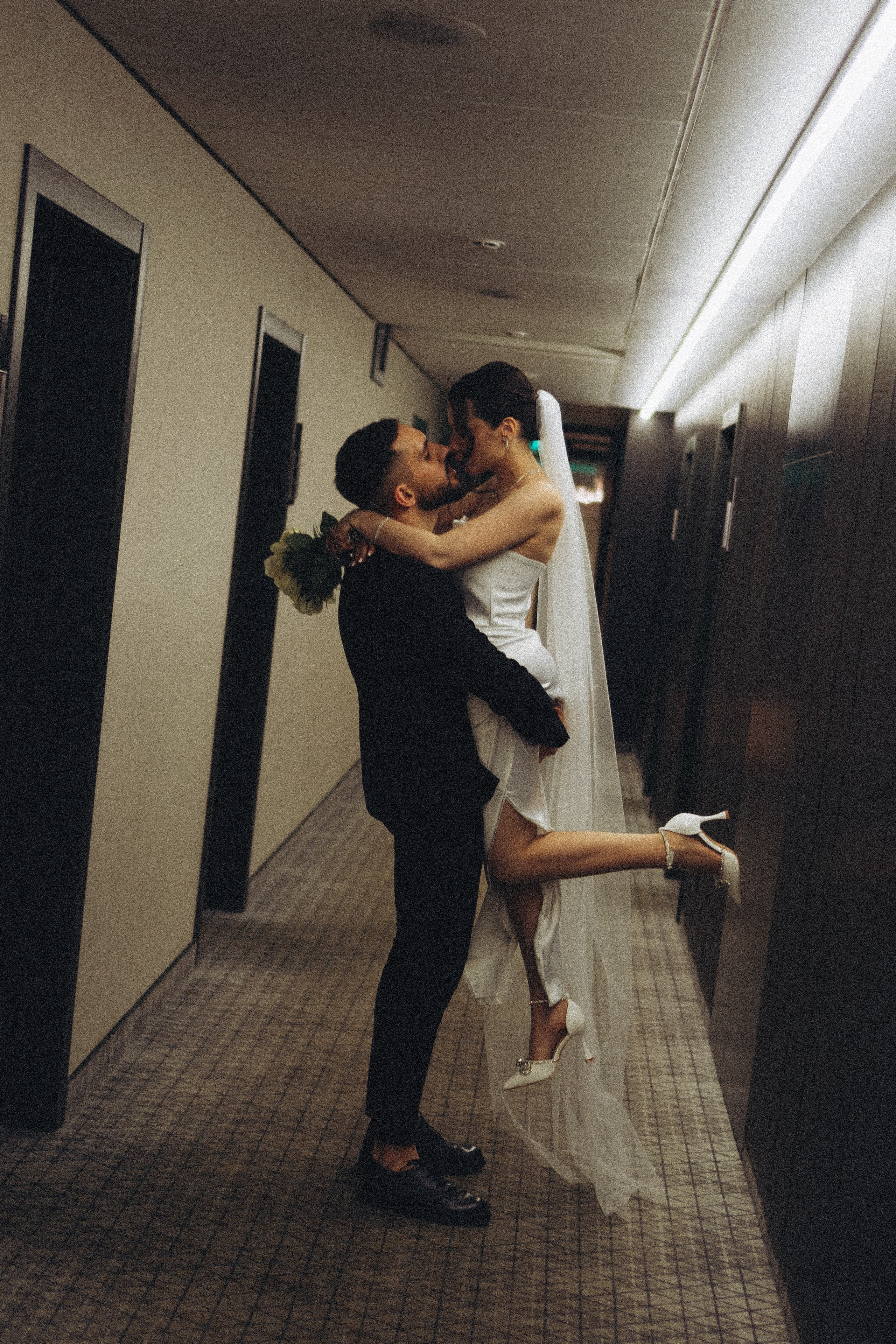 СВАДЕБНАЯ СЬЕМКА СБОРОВ ЖЕНИХА И НЕВЕСТЫ В ОТЕЛЕ И ТАКЖЕ ФОТОСЕССИИЯ В ОТЕЛЕЕ МЕГАПОЛИС БРЯНСК. Профессиональный фотограф, Санкт-Петербург — Виктория Богомолова