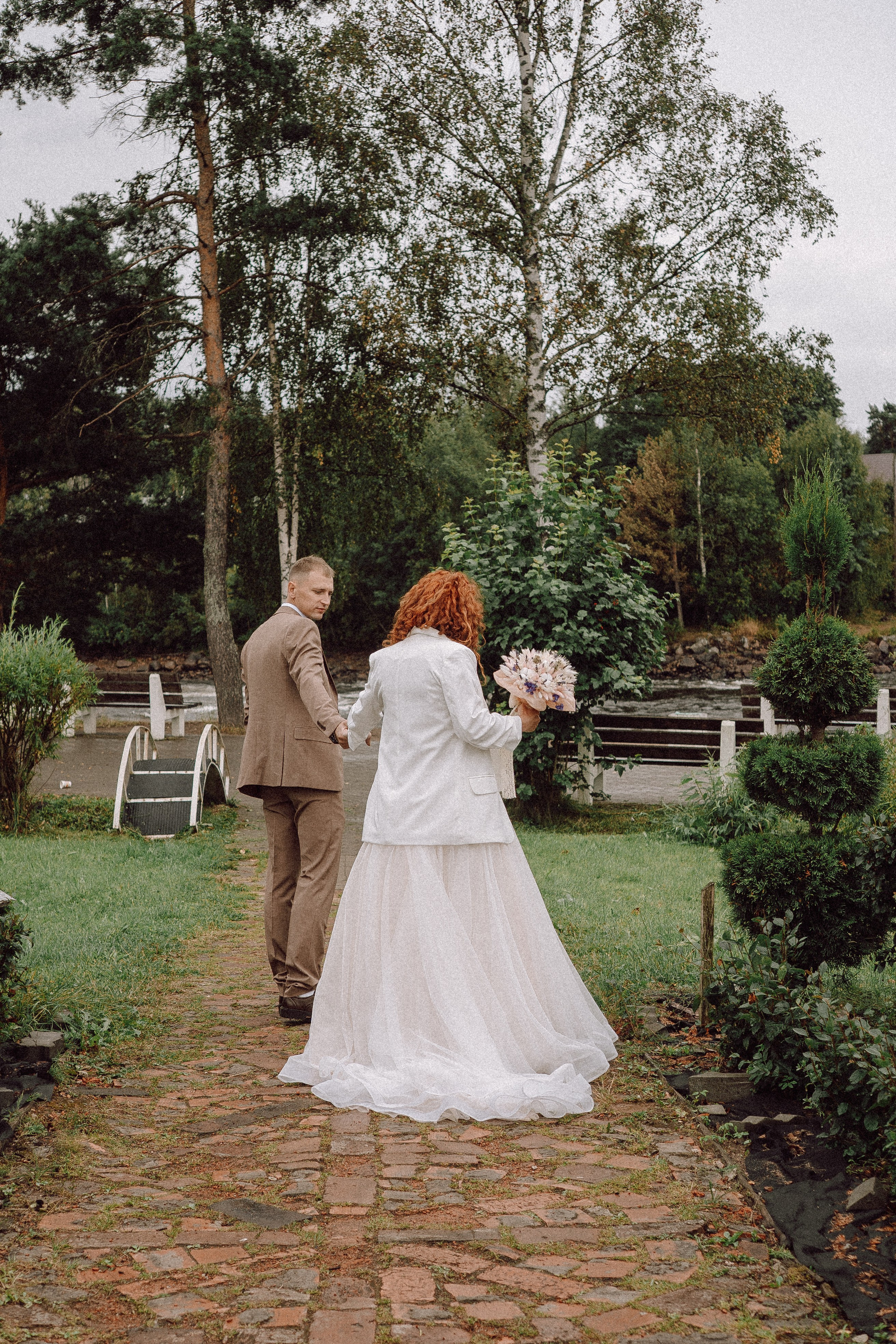 СВАДЕБНАЯ ФОТОСЕССИИЯ ПАРЫ В ГОРОДЕ ПРИОЗЕРСК В СОСНОВОМ ЛЕСУ И С ПИКАПОМ. Профессиональный фотограф, Санкт-Петербург — Виктория Богомолова