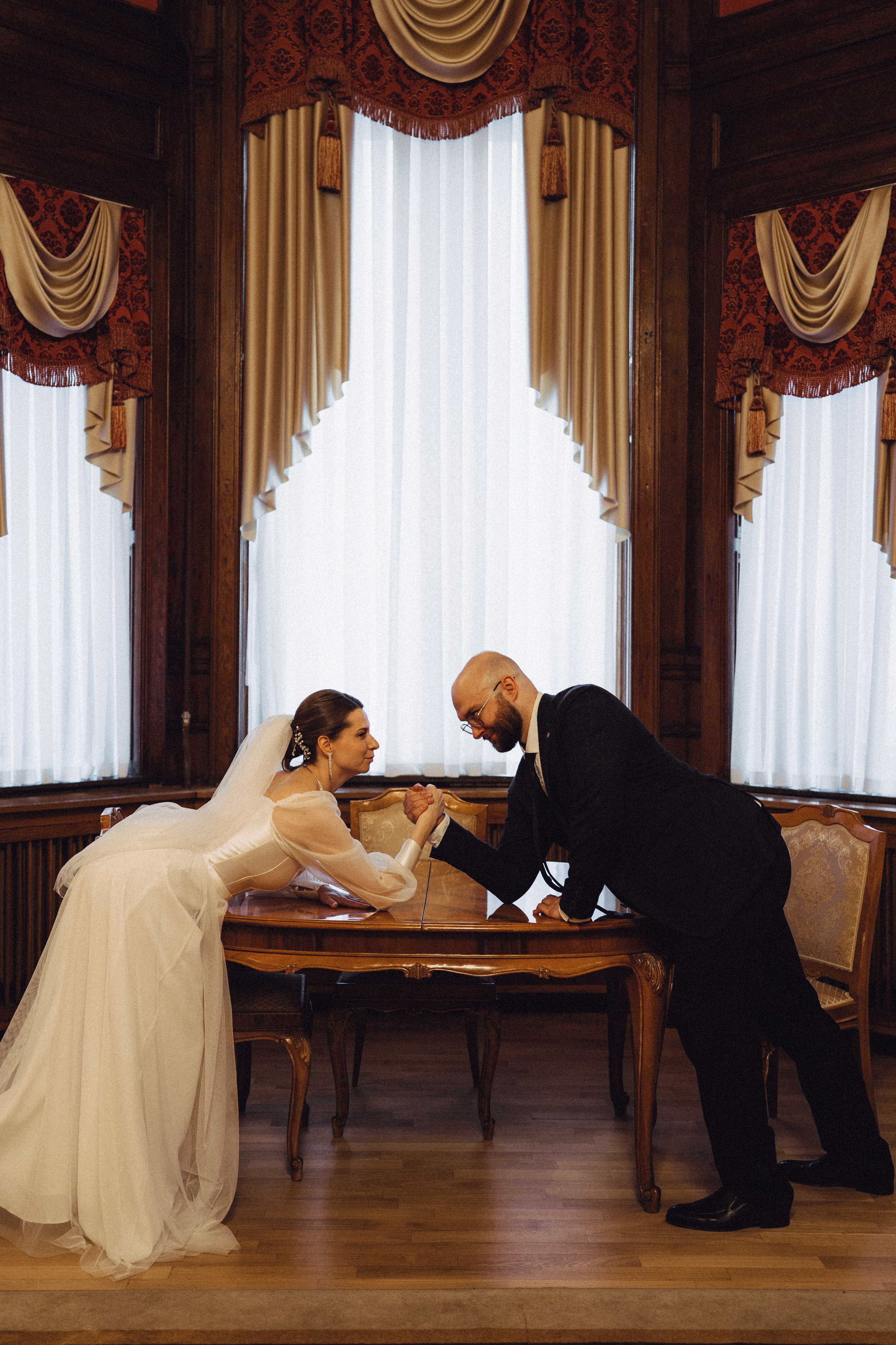 СВАДЕБНАЯ СЬЕМКА ВО ВТОРОМ ДВОРЦЕ (ДЕКАБРЬ) ТАКЖЕ СЬЕМКА В СТУДИИ НА ЧЕРНЫШЕВСКОЙ. Профессиональный фотограф, Санкт-Петербург — Виктория Богомолова