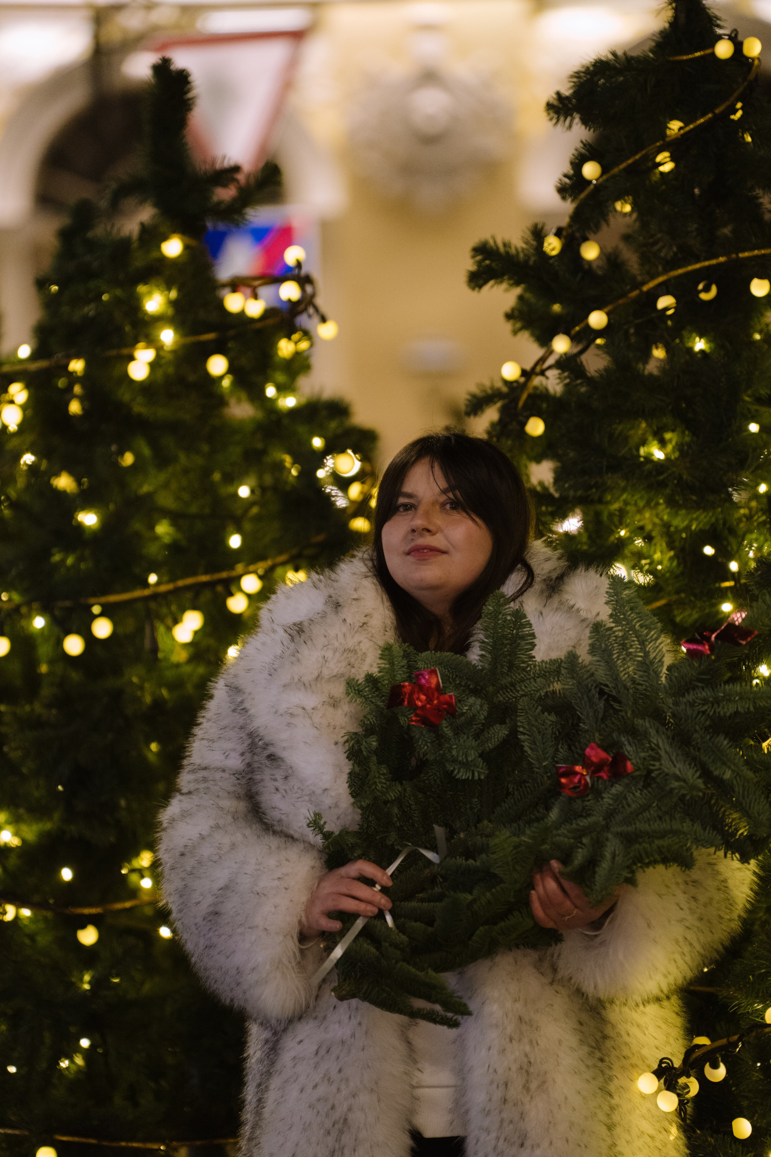 ПРОГУЛКА НА МАНЕЖНОЙ ПЛОЩАДИ ДЛЯ ДЕВУШКИ ПЕРЕД НОВЫМ ГОДОМ (НОВОГОДНЯЯ ФОТОСЕССИИЯ НА МАНЕЖНОЙ ПЛОЩАДИ). Профессиональный фотограф, Санкт-Петербург — Виктория Богомолова