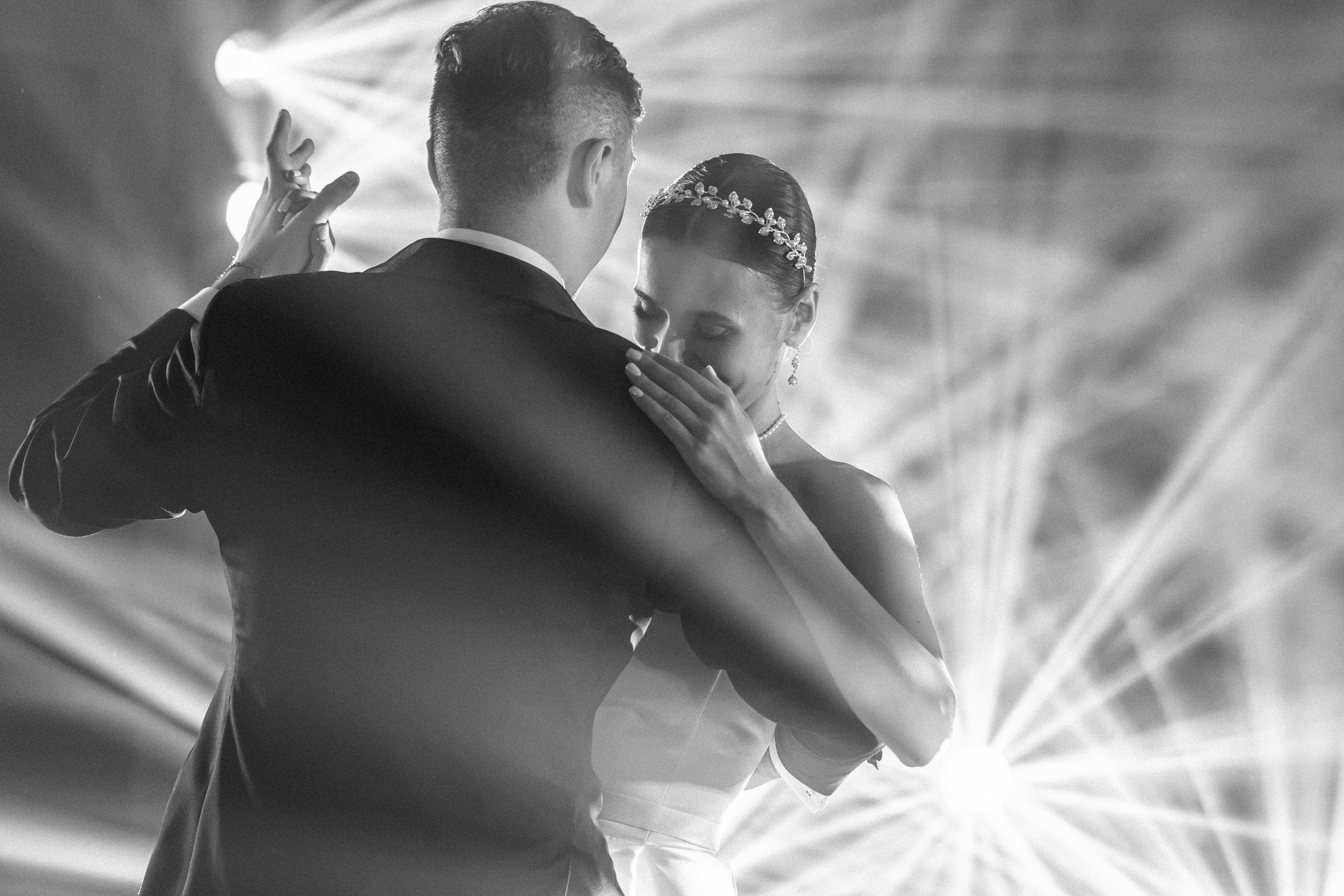 Свадебный фотограф в Сочи. Фотограф Сочи Адлер Сириус Красная поляна Олеся Минив