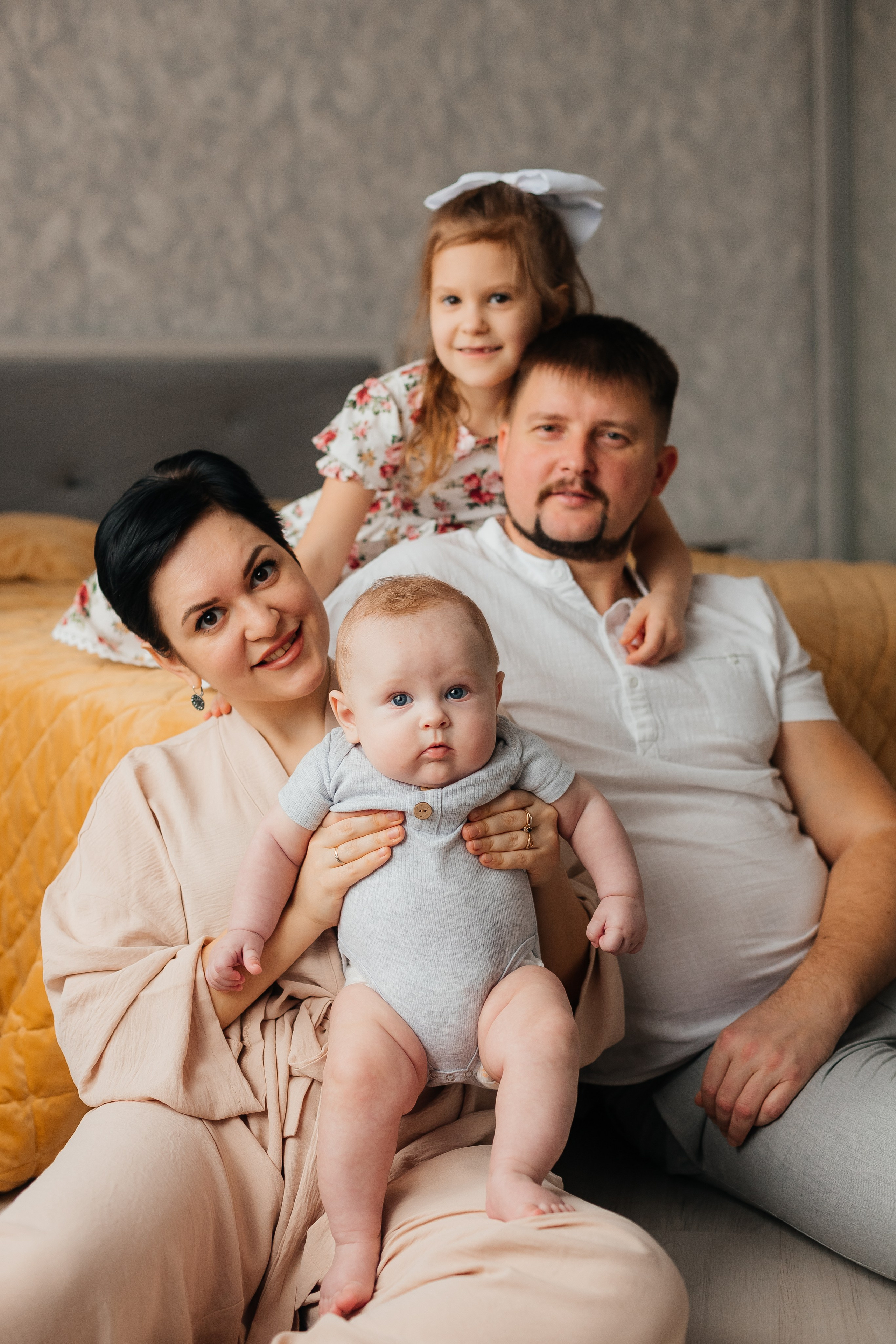 Уютная встреча. Фотограф новорожденных в г. Россошь Виктория Нечепуренко