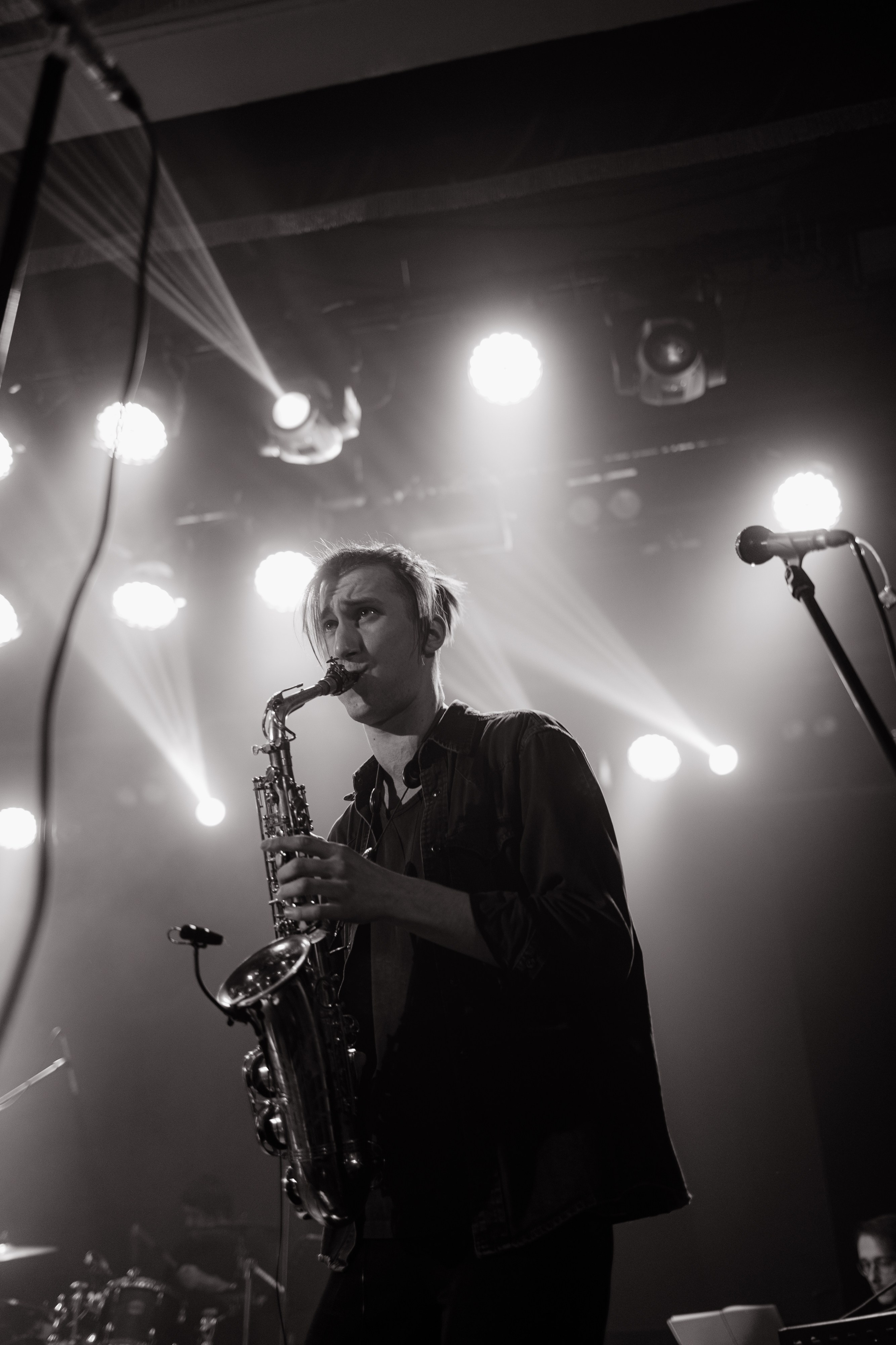 Бонд с кнопкой. Gorsvet.ph