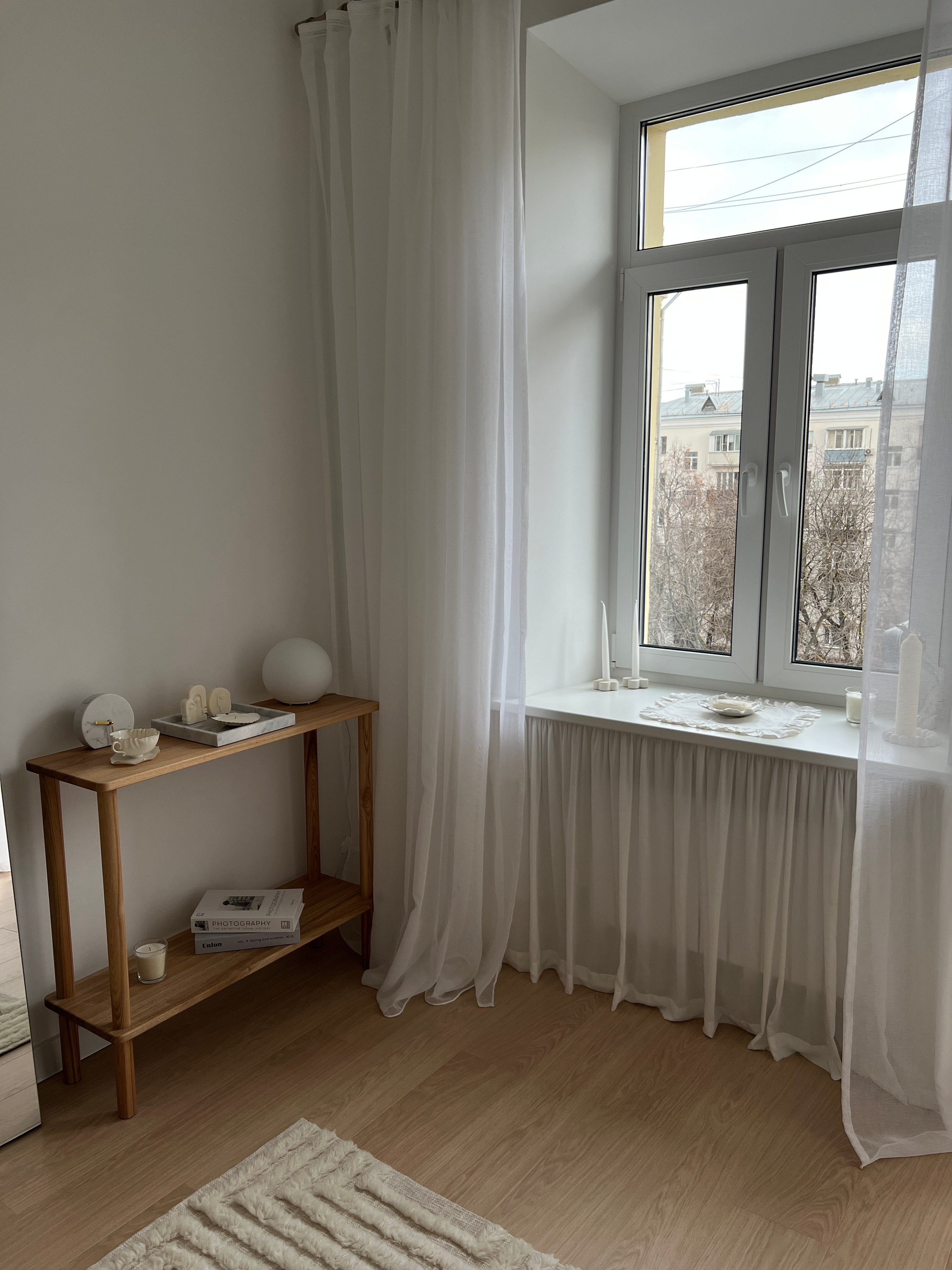 ИНТЕРЬЕР ГОСТИНОЙ. PARISIEN STUDIO | Интерьерная квартира — студия в стиле минимализм в Москве