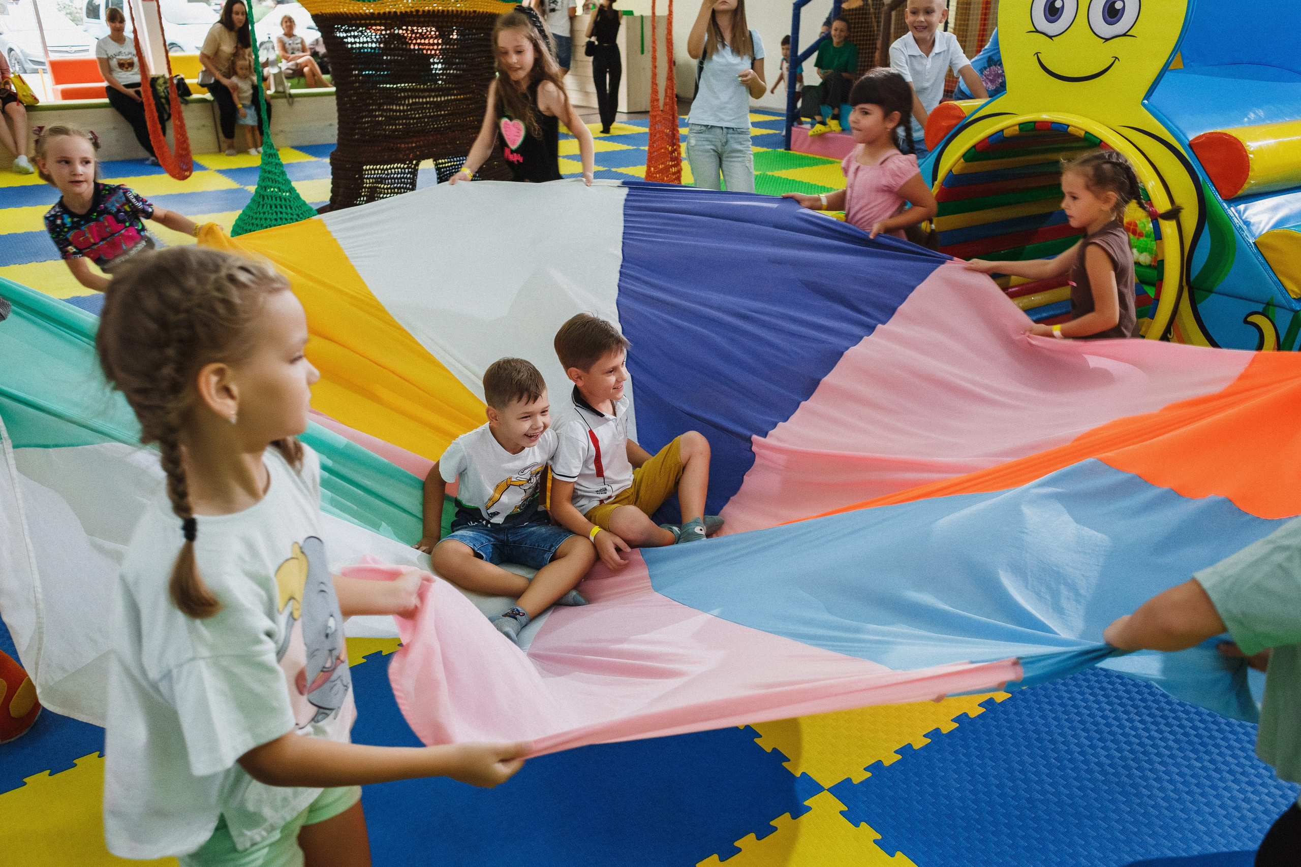 Волшебные моменты: детский праздник в игровой Клумба, Таганрог. Свадебный и семейный фотограф в Таганроге Бакарюк Антон