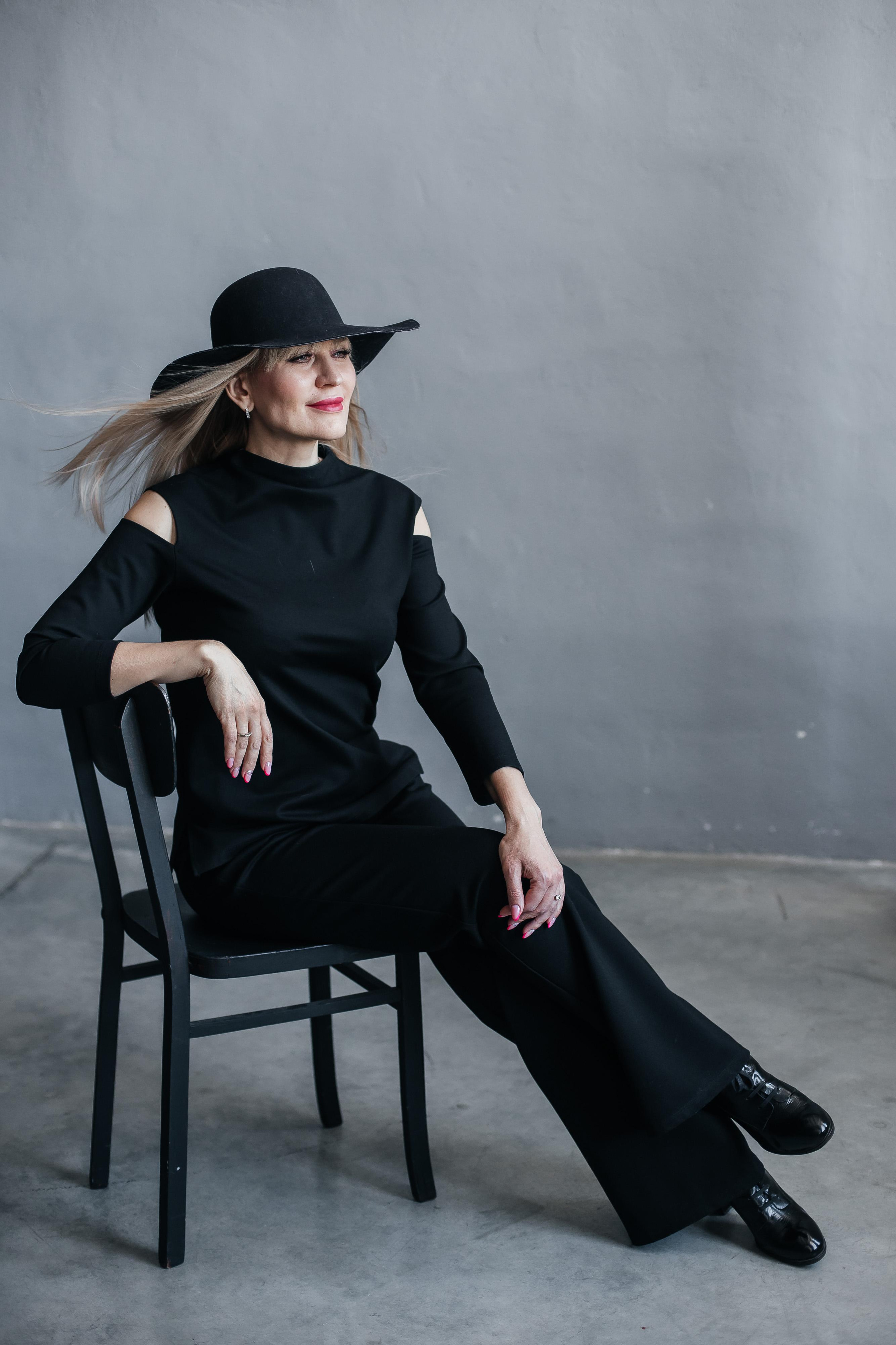 Минимализм в студии. Креативный и женский Фотограф Омске Наталья Лебедева