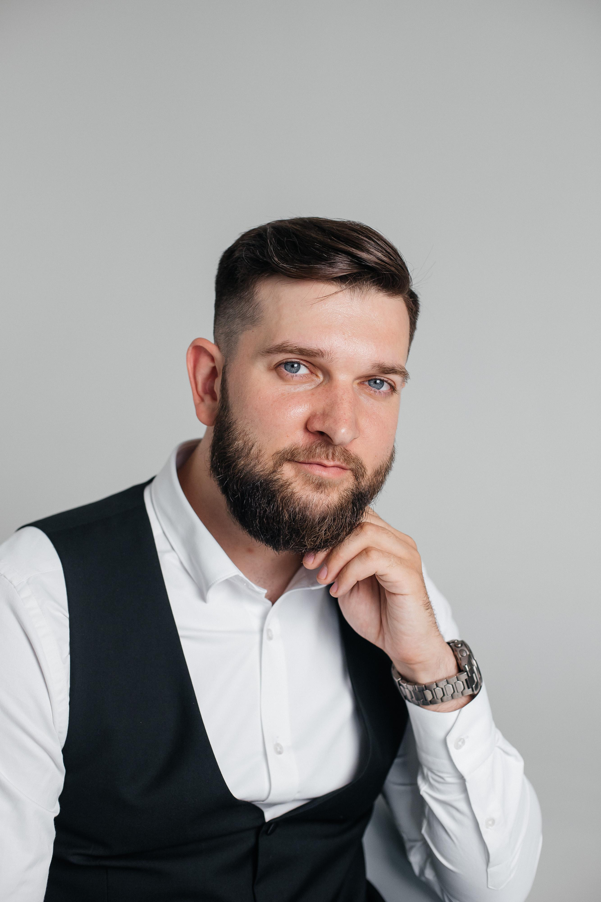 Классика в классической студии. Креативный и женский Фотограф Омске Наталья Лебедева