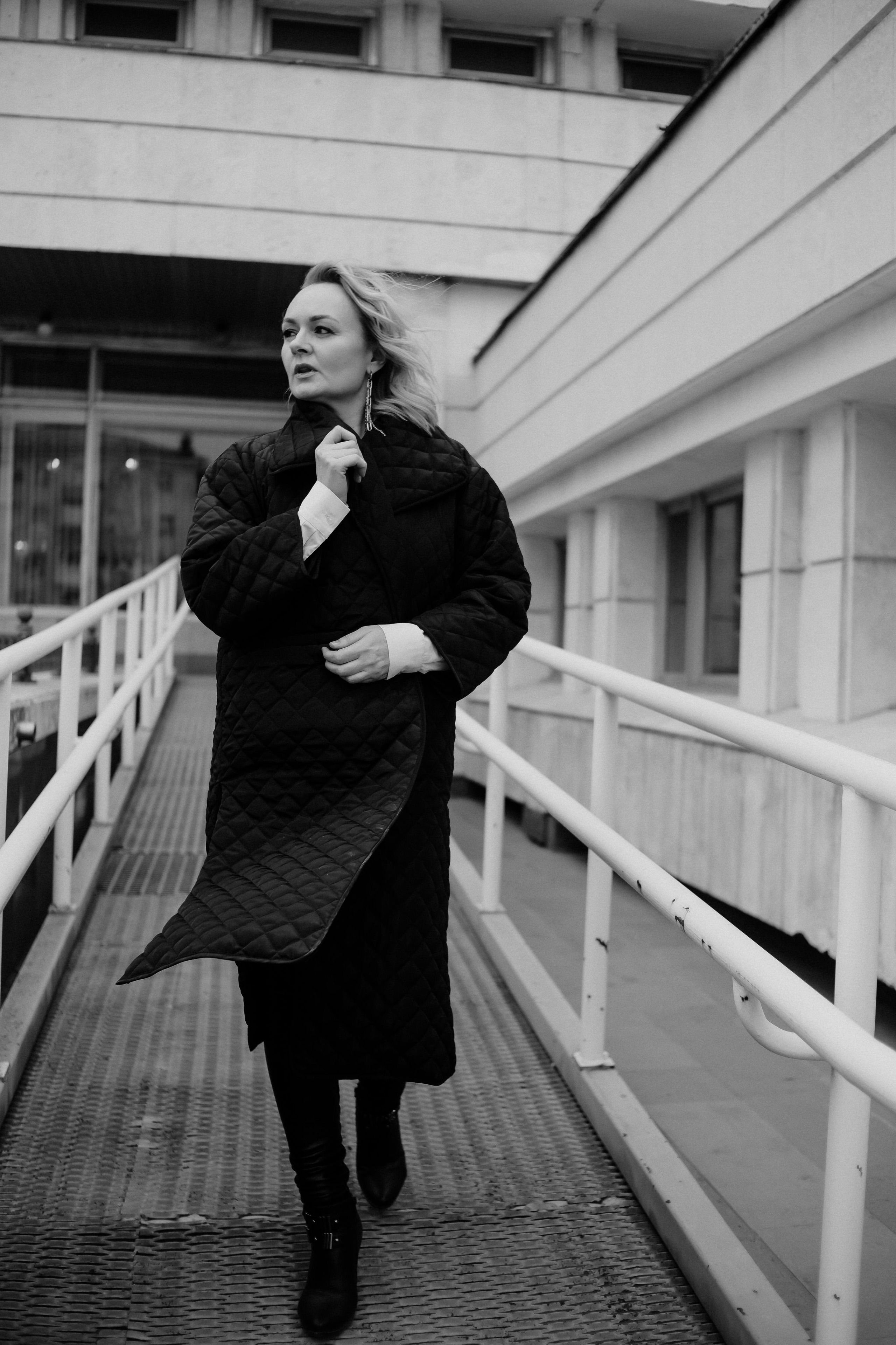 Кофейня, прогулка, ветер. Креативный и женский Фотограф Омске Наталья Лебедева