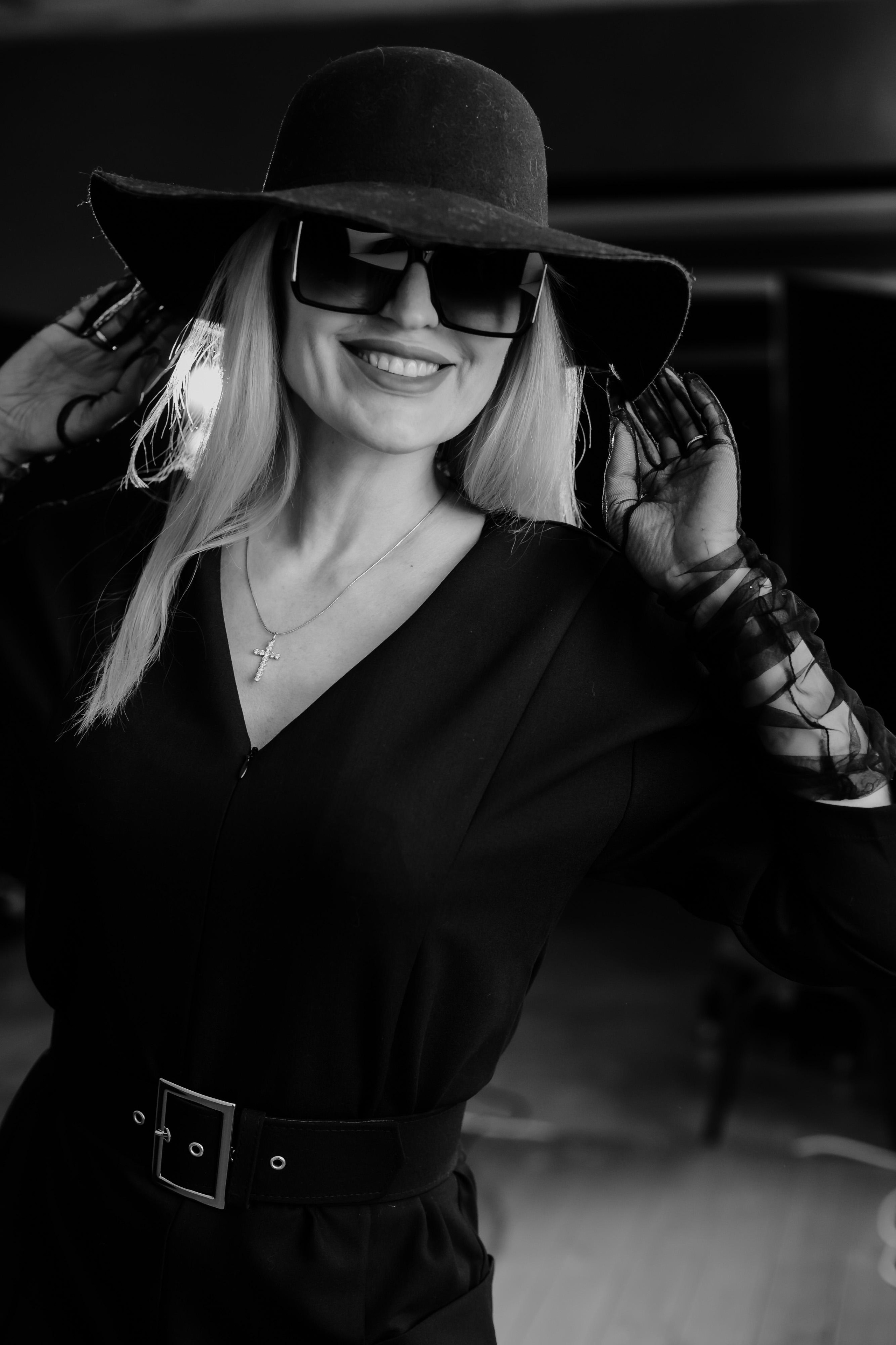 Минимализм в студии. Креативный и женский Фотограф Омске Наталья Лебедева