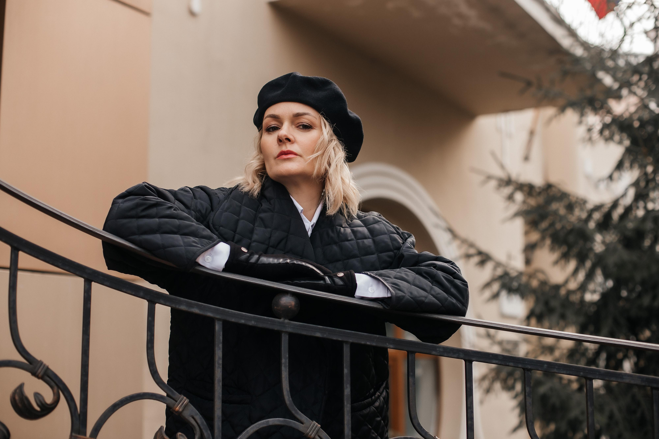 Кофейня, прогулка, ветер. Креативный и женский Фотограф Омске Наталья Лебедева