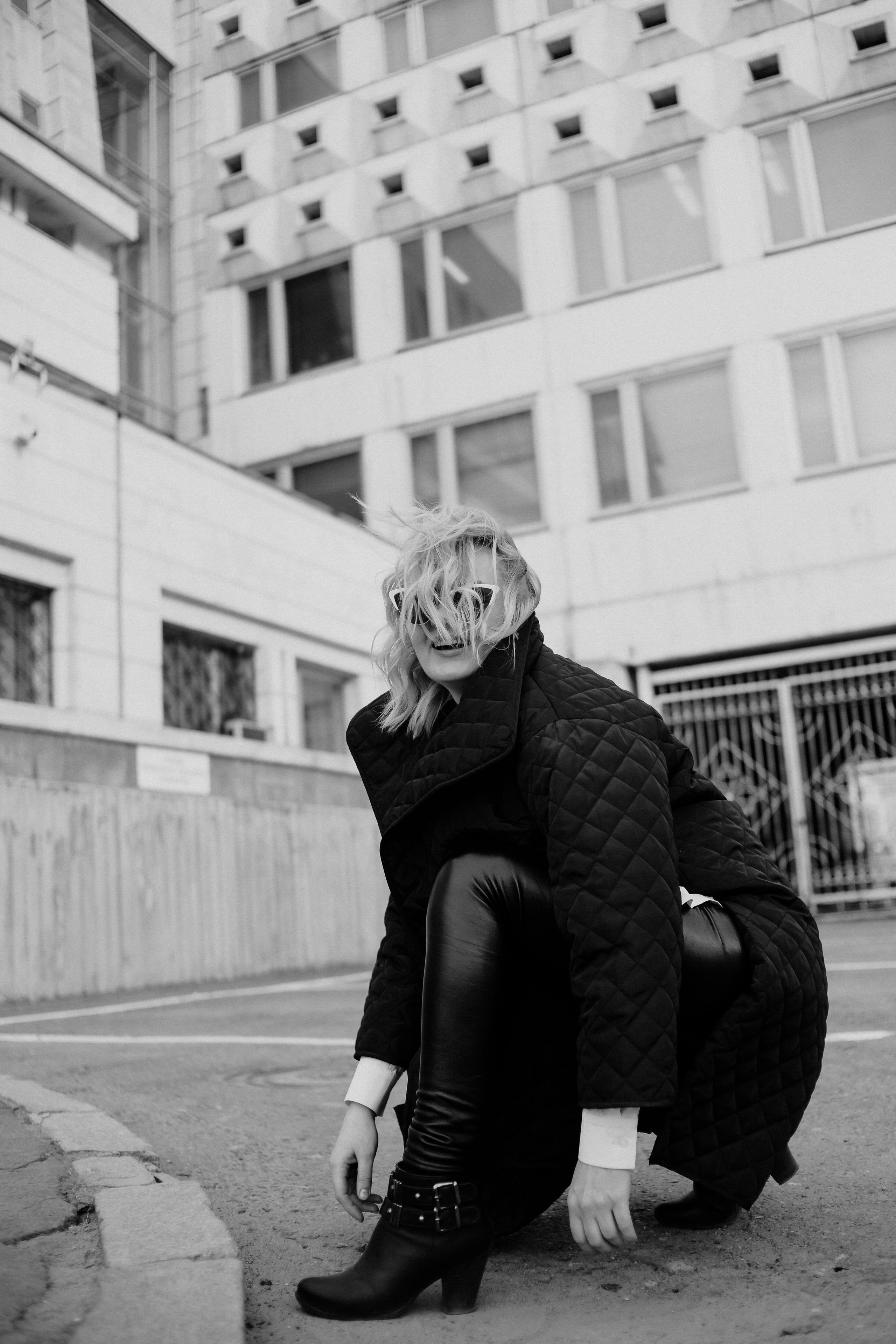 Кофейня, прогулка, ветер. Креативный и женский Фотограф Омске Наталья Лебедева