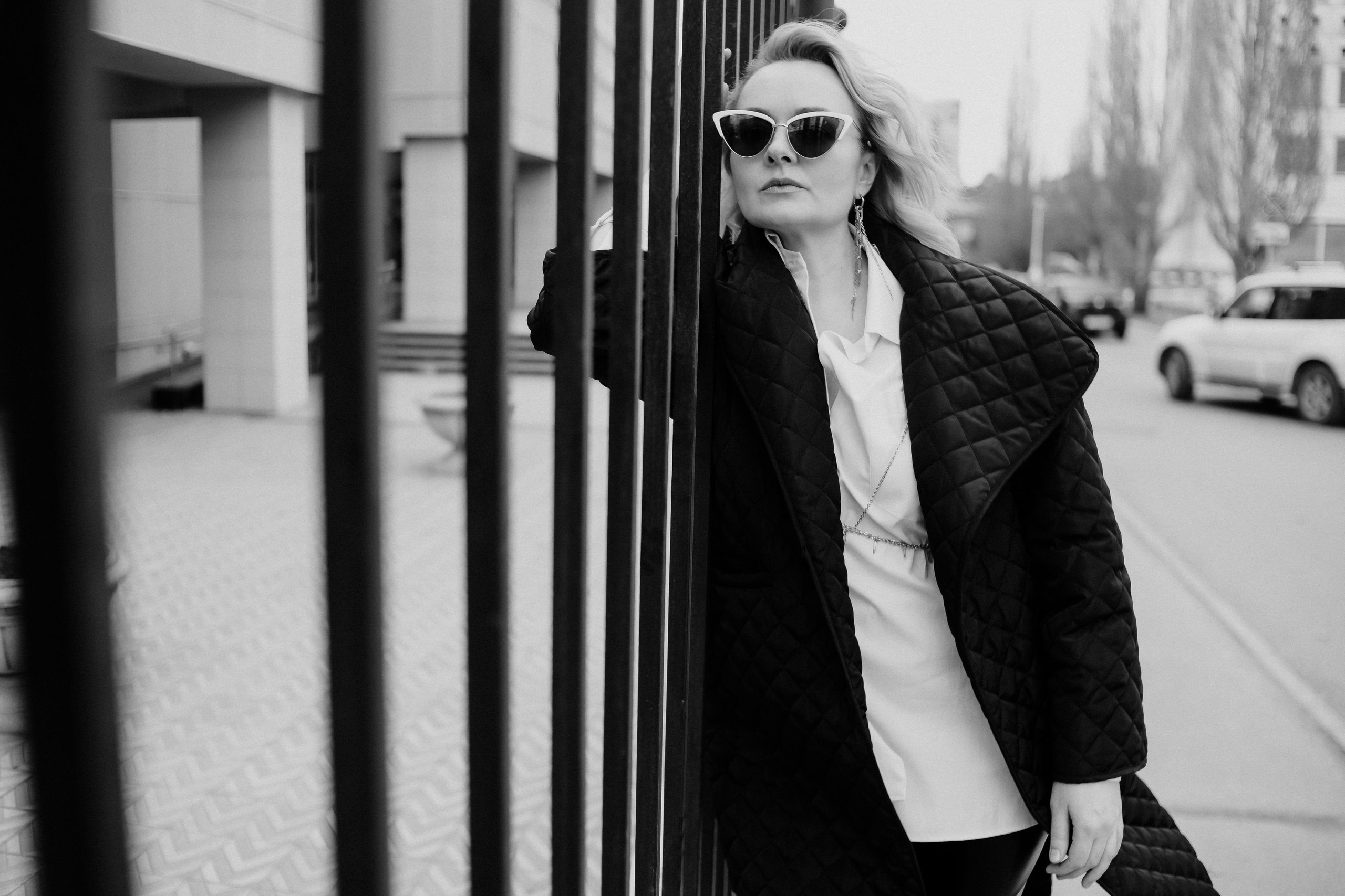 Кофейня, прогулка, ветер. Креативный и женский Фотограф Омске Наталья Лебедева