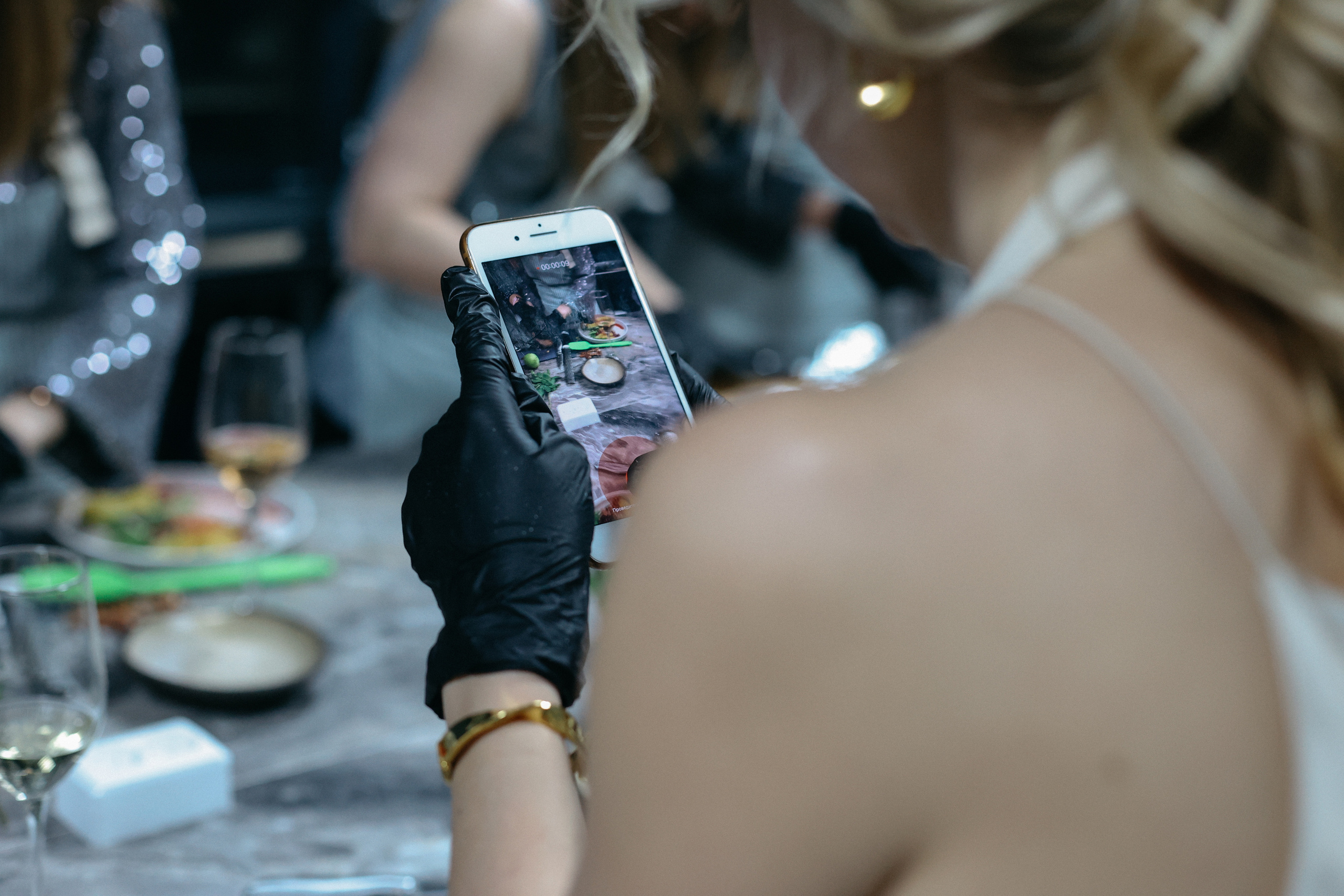 Новогодний ужин. Свадебный фотограф Полина Мишуринская