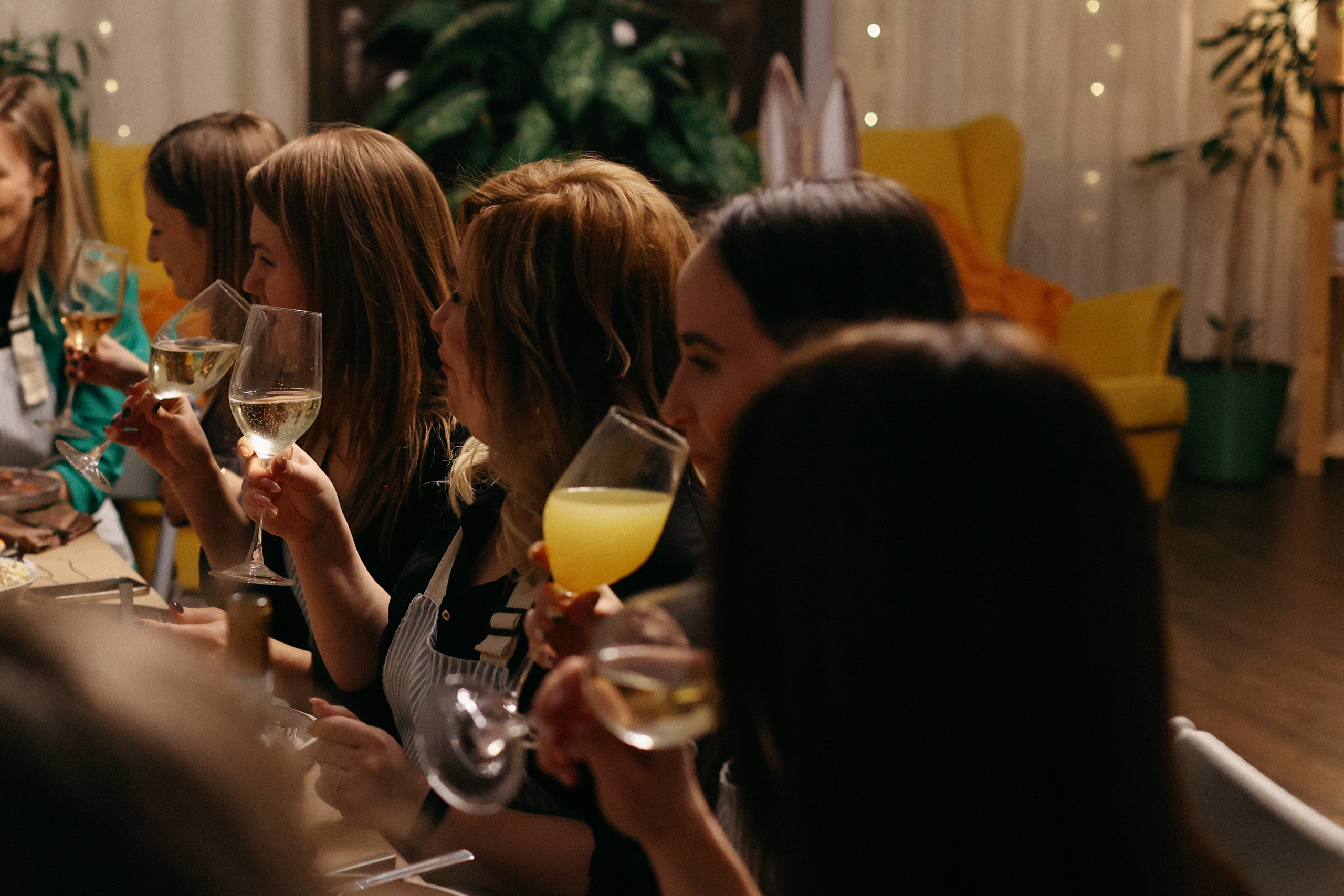 Новогодний ужин. Свадебный фотограф Полина Мишуринская