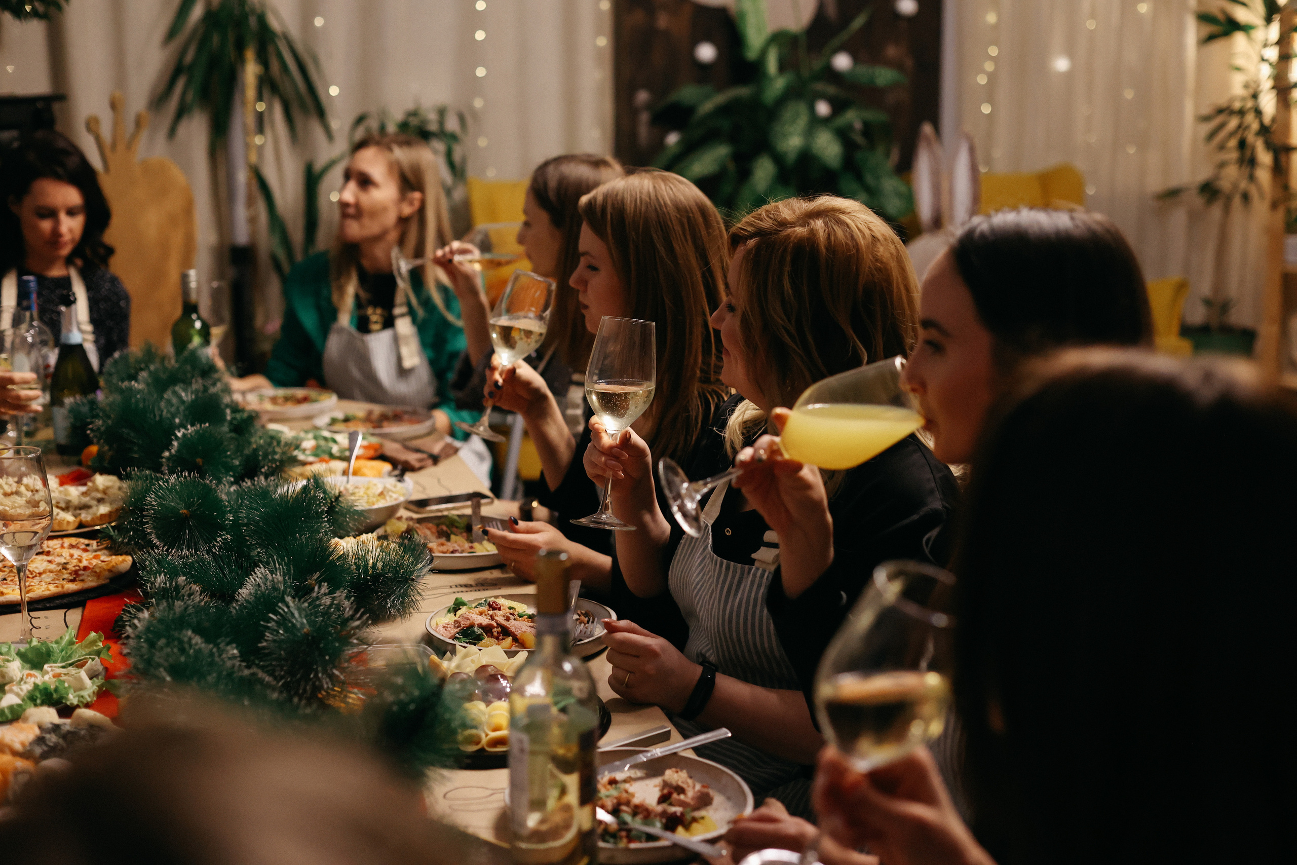 Новогодний ужин. Свадебный фотограф Полина Мишуринская