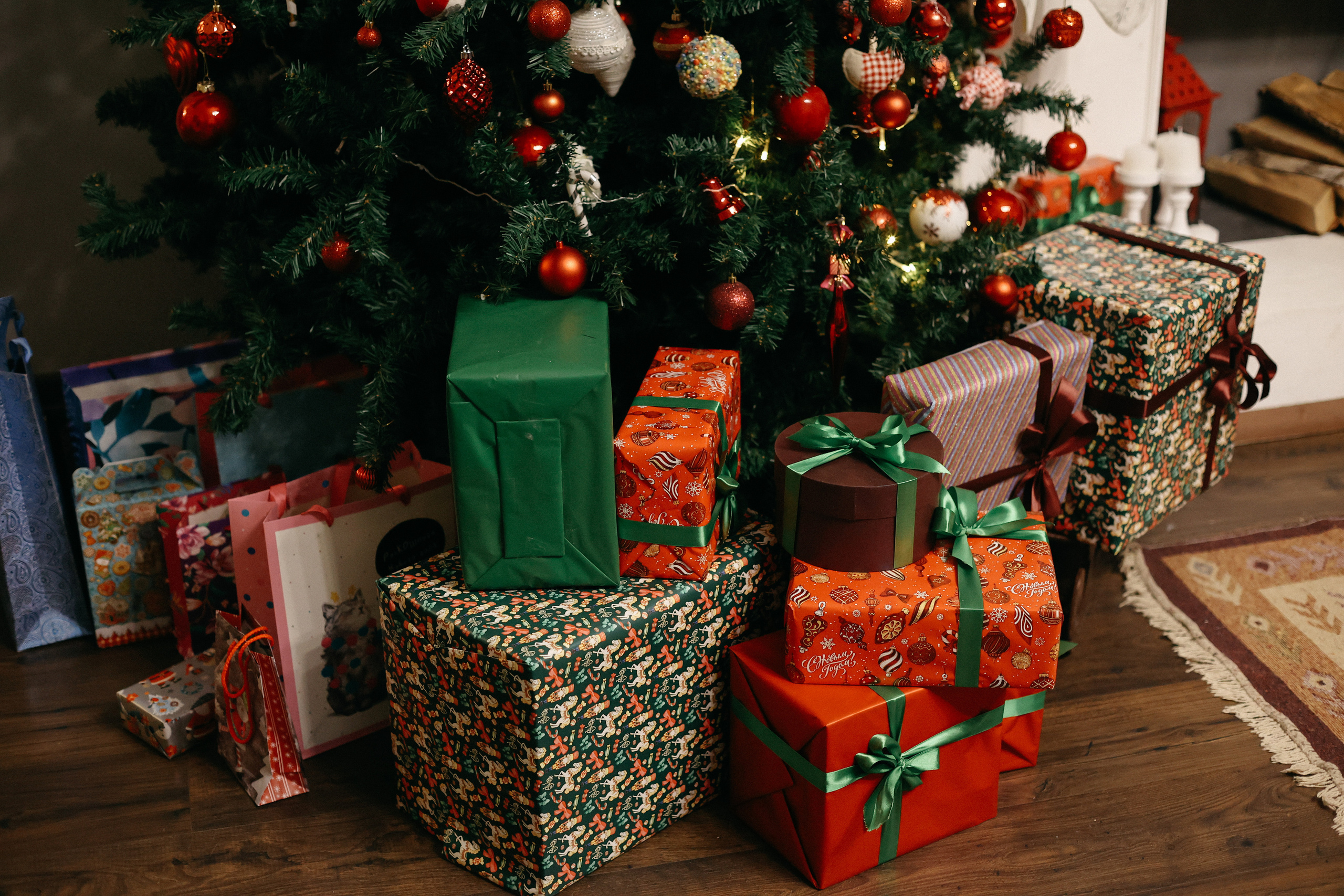 Новогодний ужин. Свадебный фотограф Полина Мишуринская