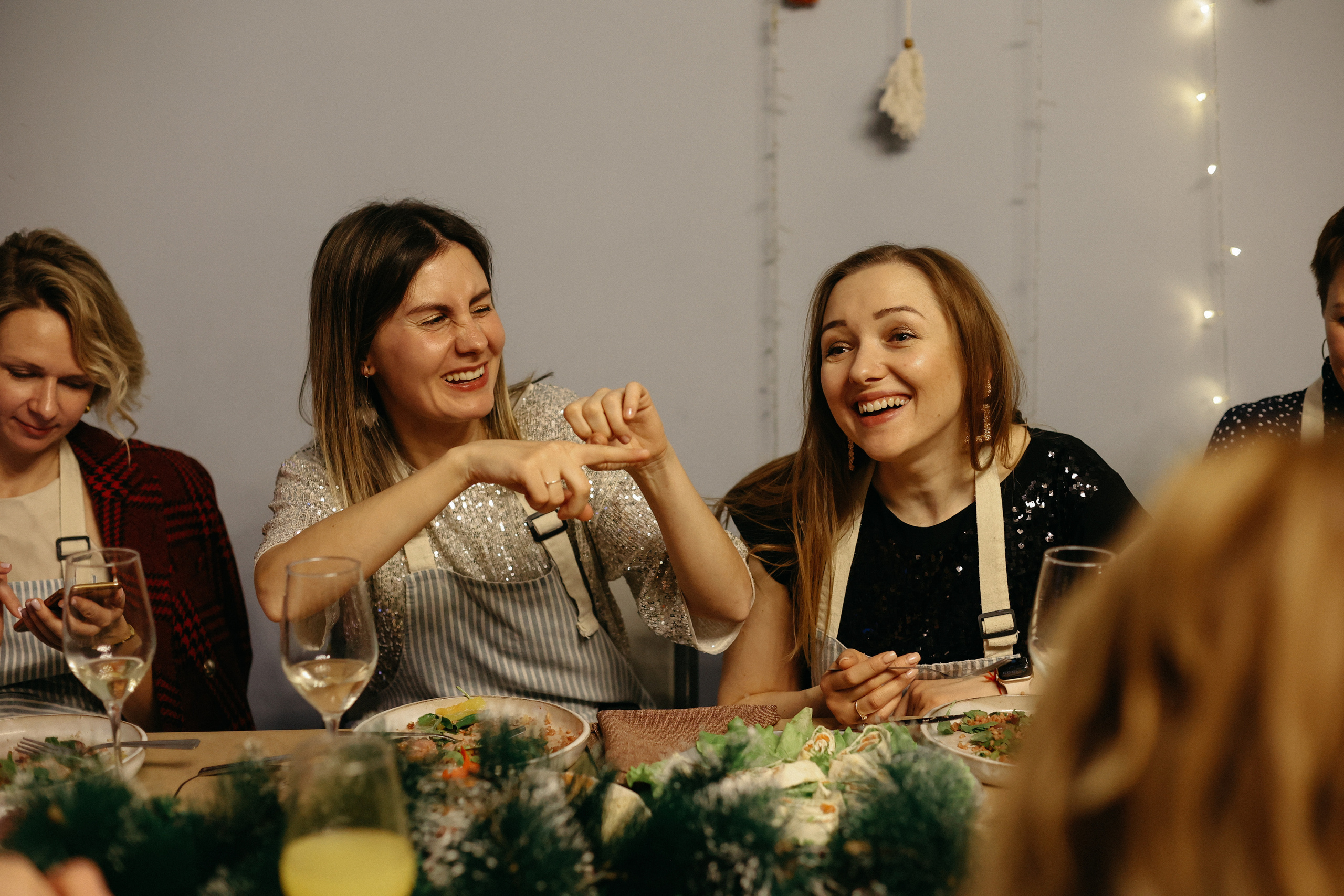 Новогодний ужин. Свадебный фотограф Полина Мишуринская