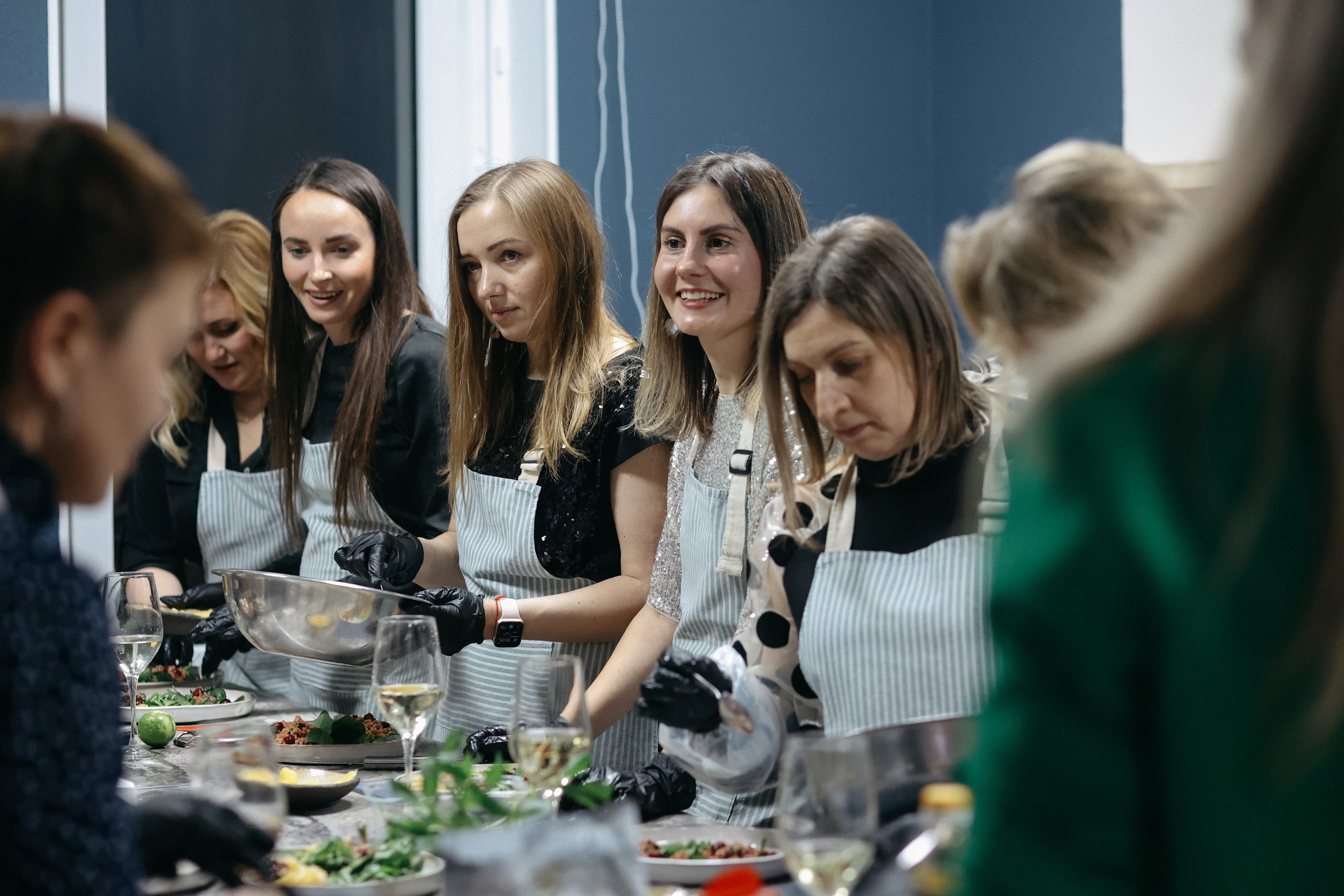 Новогодний ужин. Свадебный фотограф Полина Мишуринская