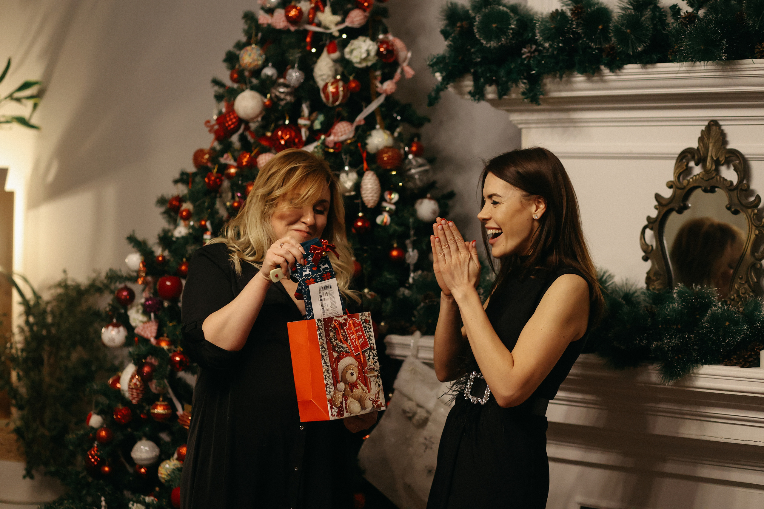 Новогодний ужин. Свадебный фотограф Полина Мишуринская