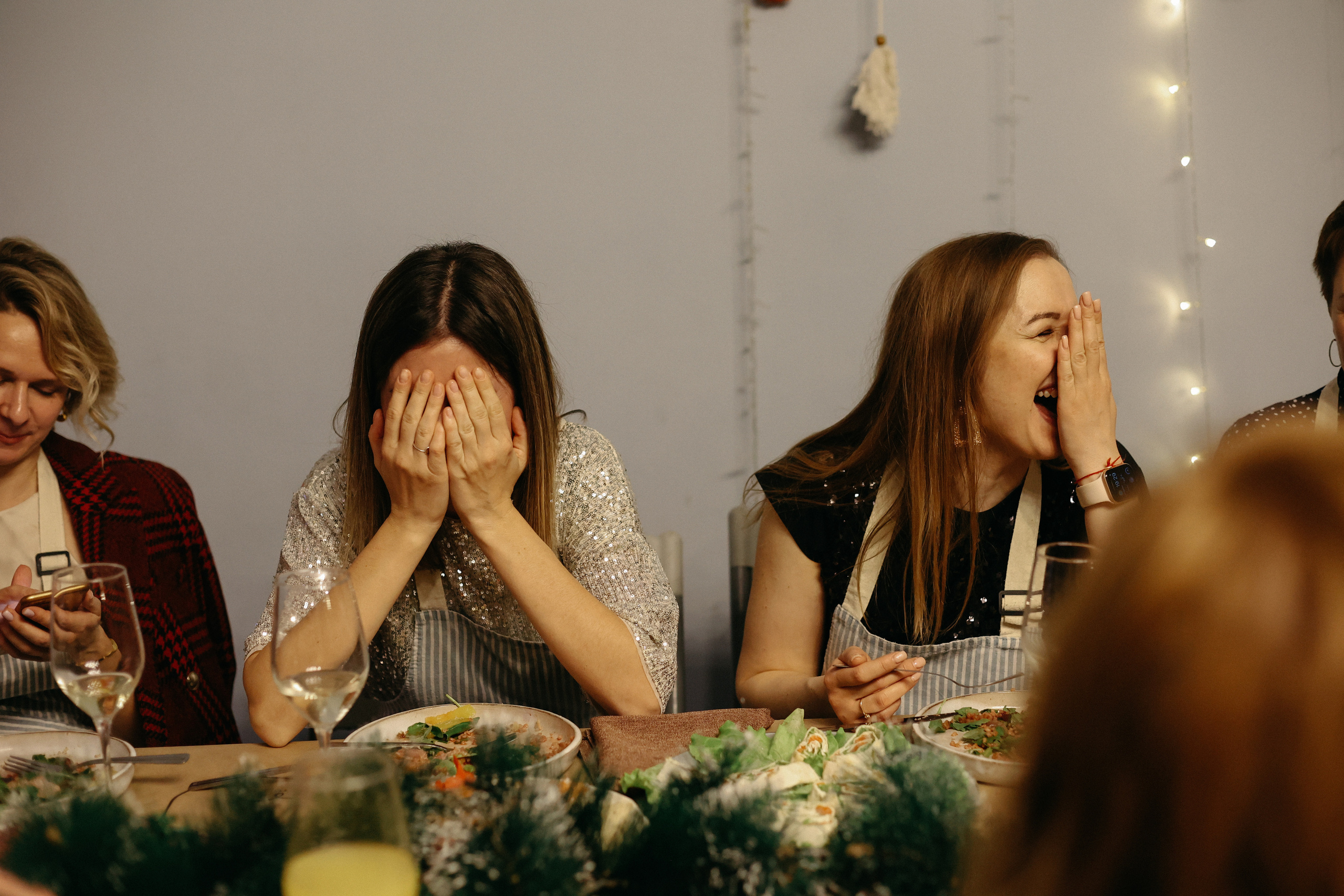 Новогодний ужин. Свадебный фотограф Полина Мишуринская