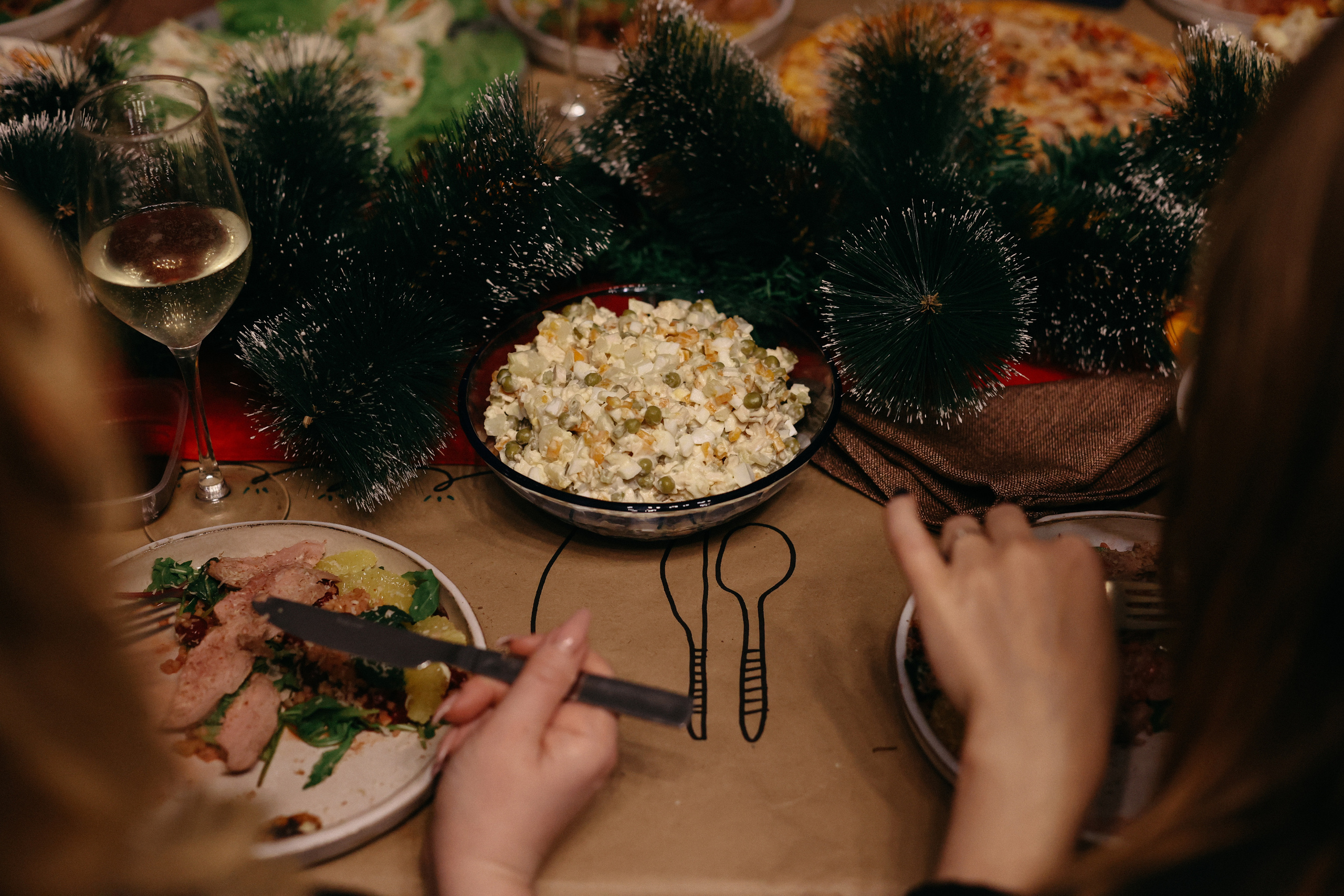 Новогодний ужин. Свадебный фотограф Полина Мишуринская