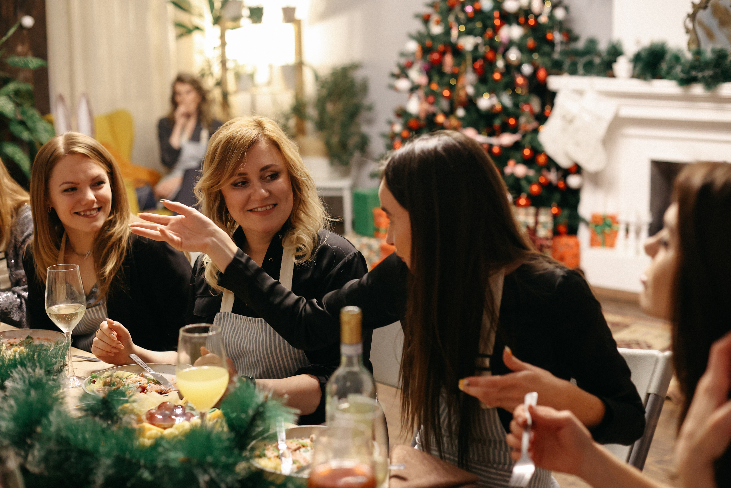 Новогодний ужин. Свадебный фотограф Полина Мишуринская
