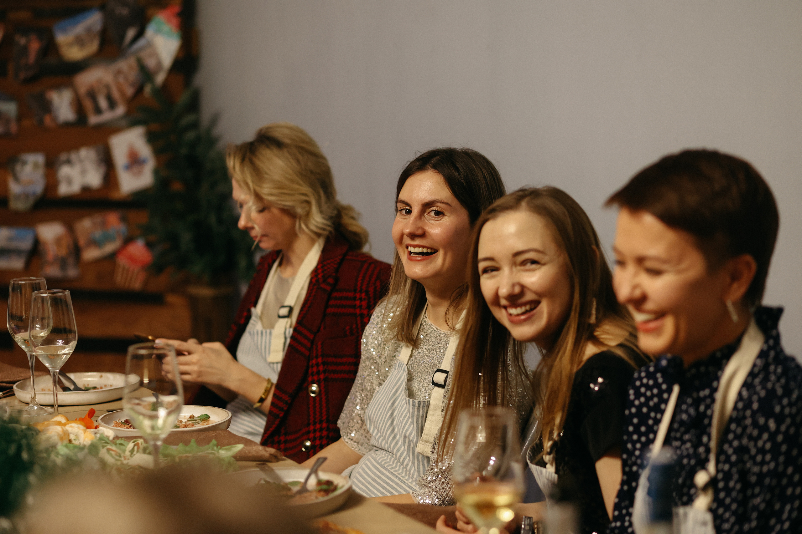 Новогодний ужин. Свадебный фотограф Полина Мишуринская