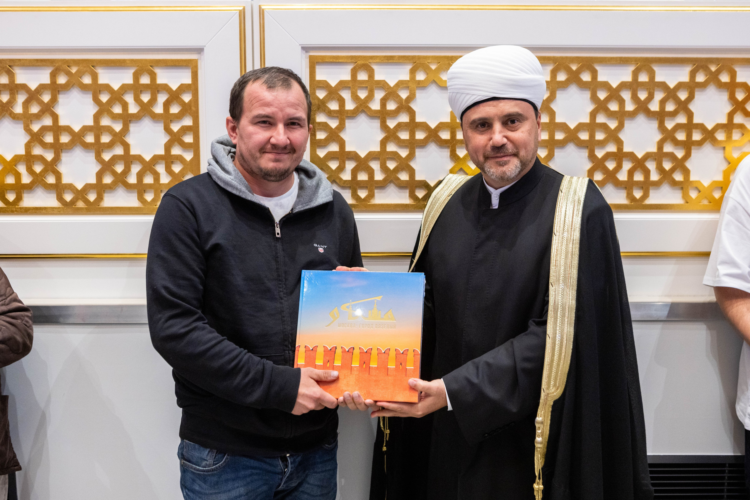 Репортаж с презентации книги — «Москва: город вязевый». Рекламный, предметный, репортажный, семейный фотограф и художник в Москве