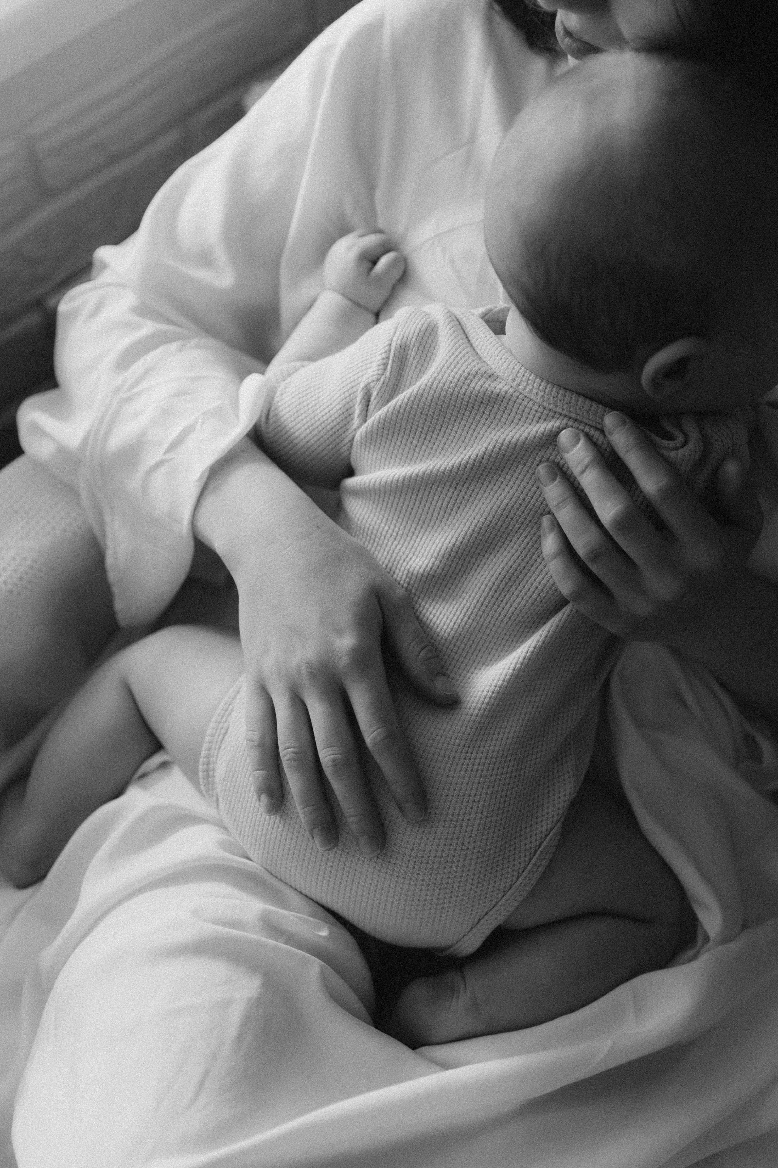 Мама и малыш, домашняя история. Фотограф Ульяна Дивина в Нижнем Новгороде и Нижегородской области