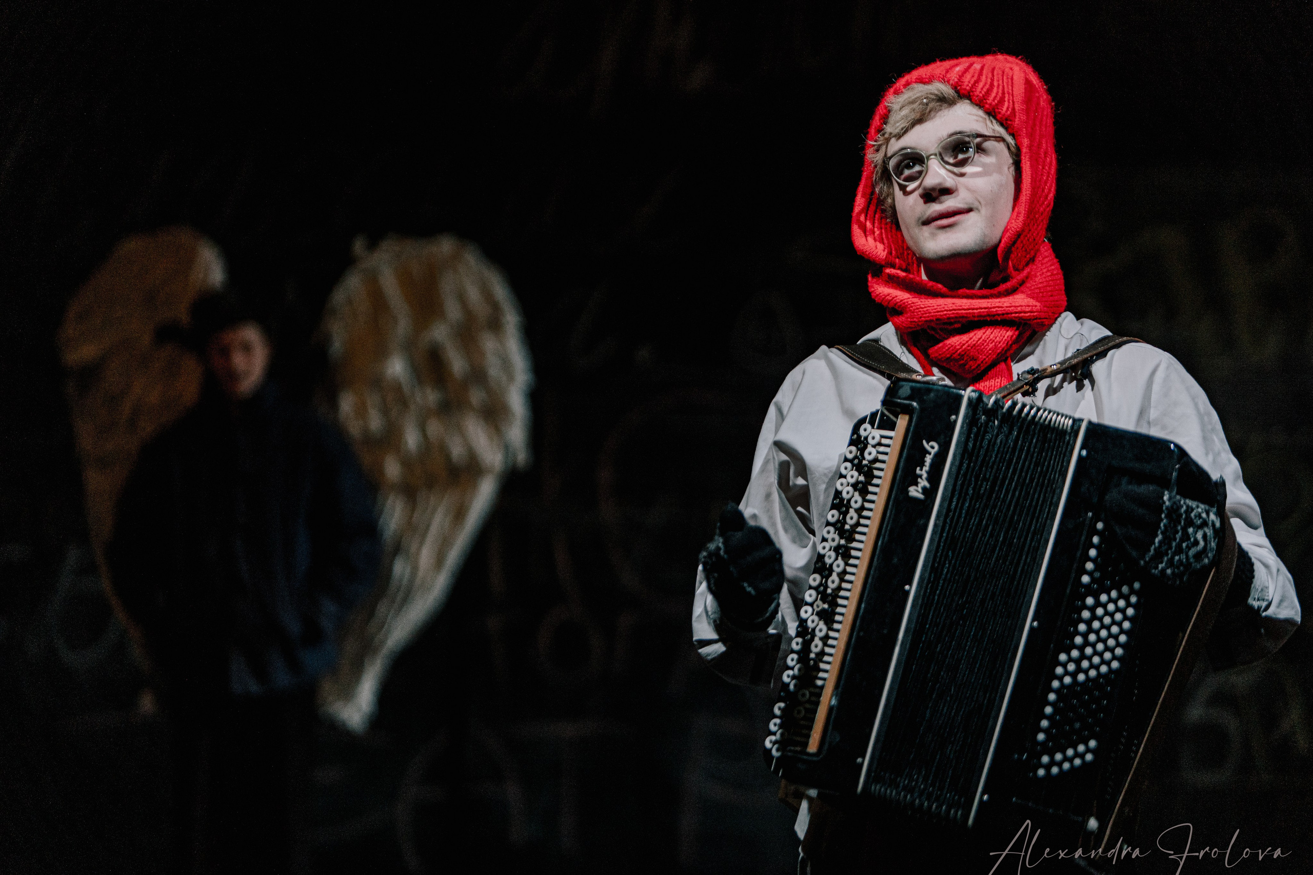 Школа для дураков. Мастерская О. Кудряшова. Александра, фотограф. Москва и выезды. Снимаю не просто образы — возвращаю ощущение себя через кадр