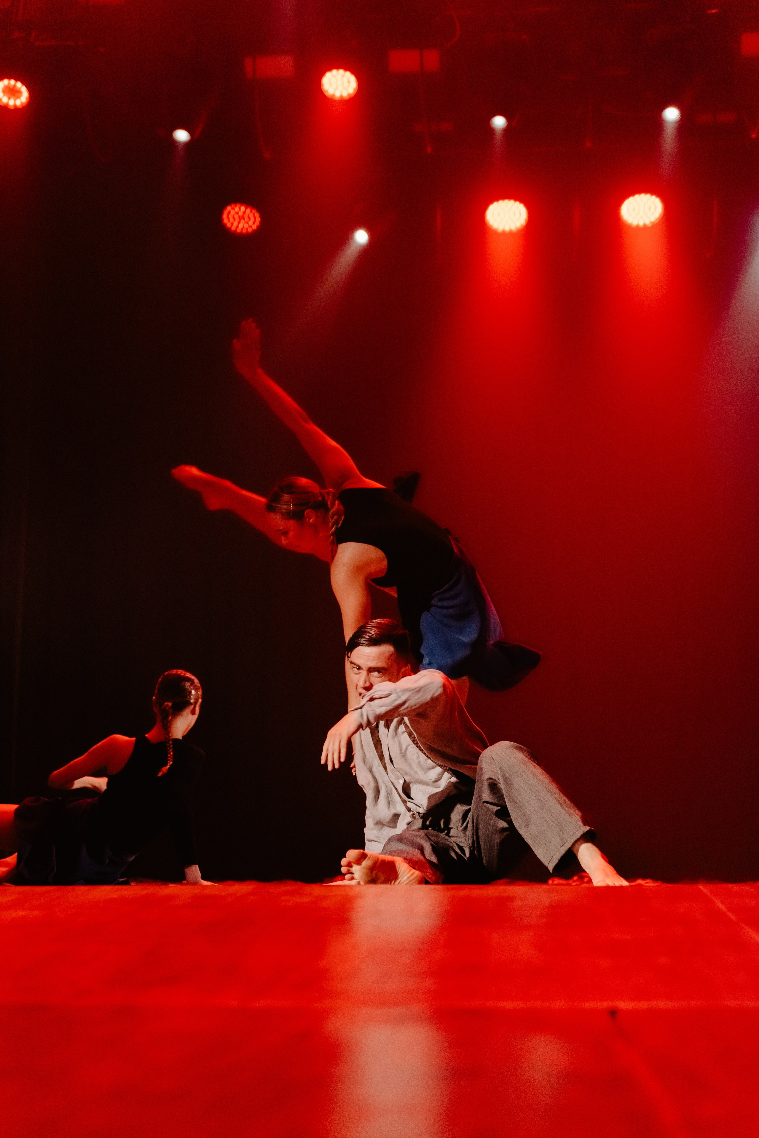 Спектакль «Песнь сирен». Главная