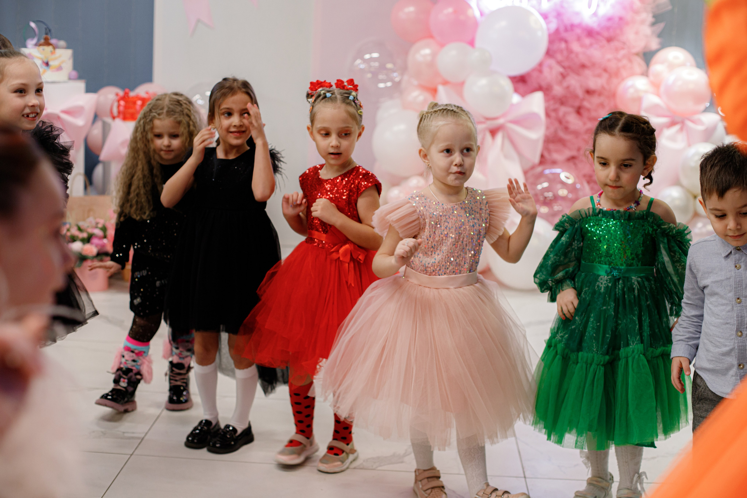 ASIA'S BIRTHDAY PARTY. Photokarish