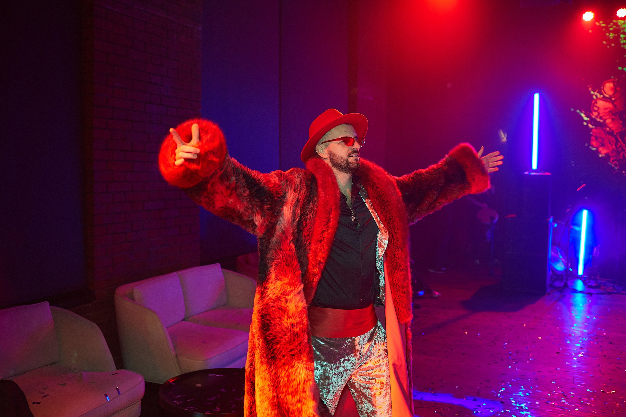 RADUGADESIGN. Александр Осин — корпоративный и семейный фотограф в Москве