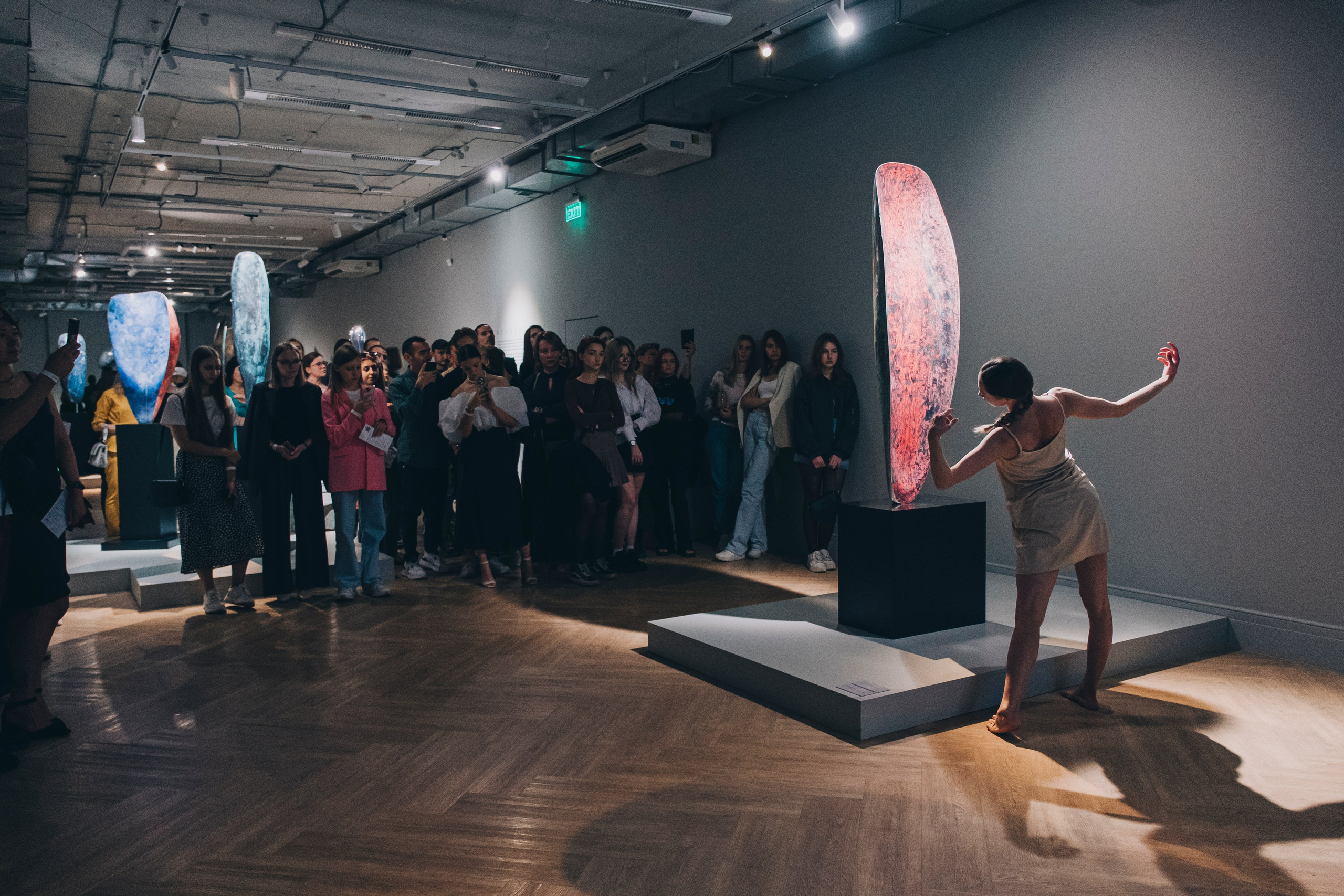 Перформанс в галерее. Фотограф в Иркутске Анна Мирошникова