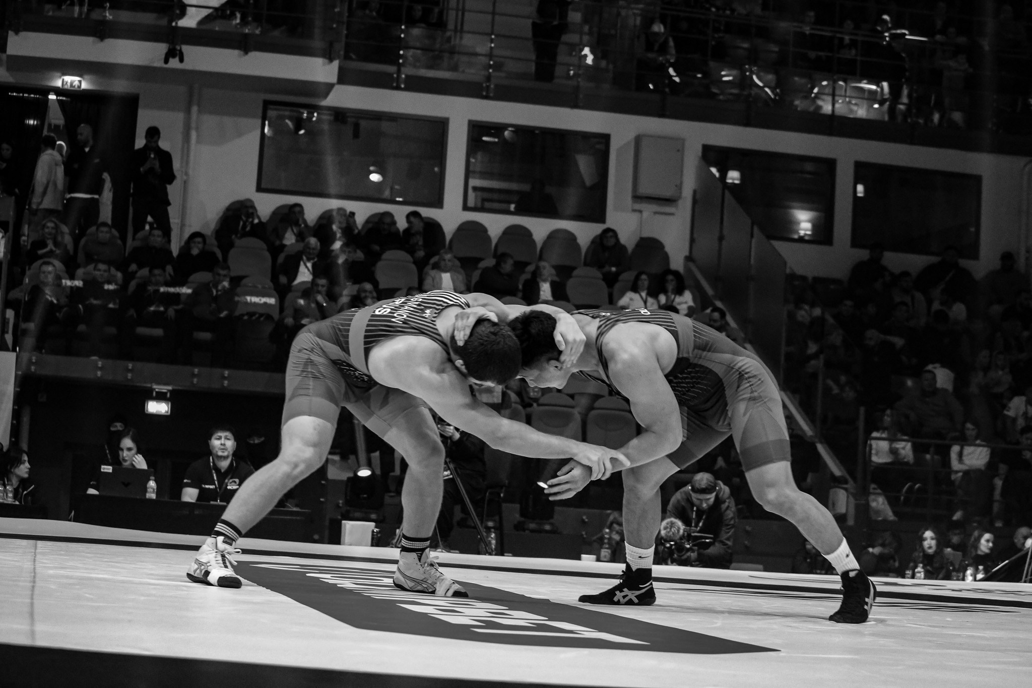 «Спорт через объектив: история в каждом снимке!»