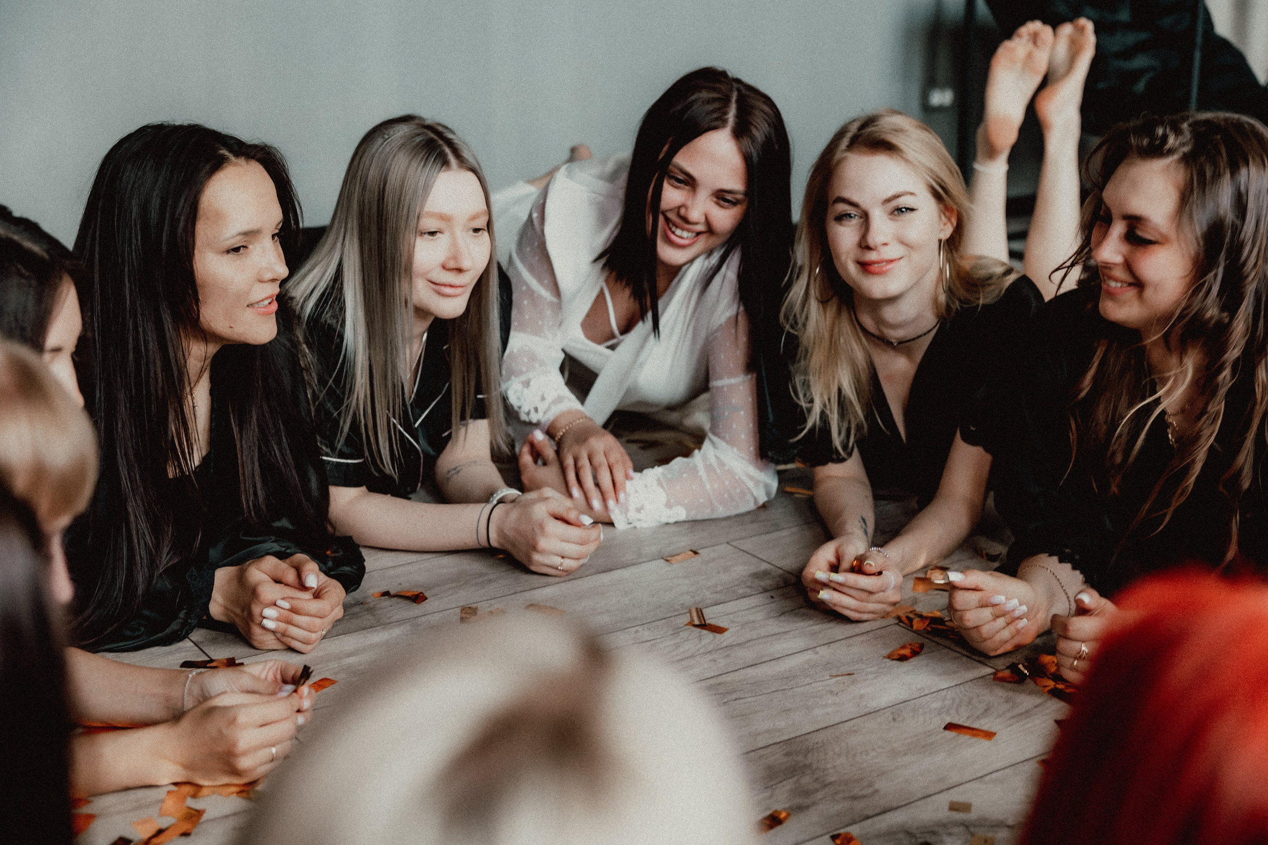 Весёлый праздник дружбы и радости девичник