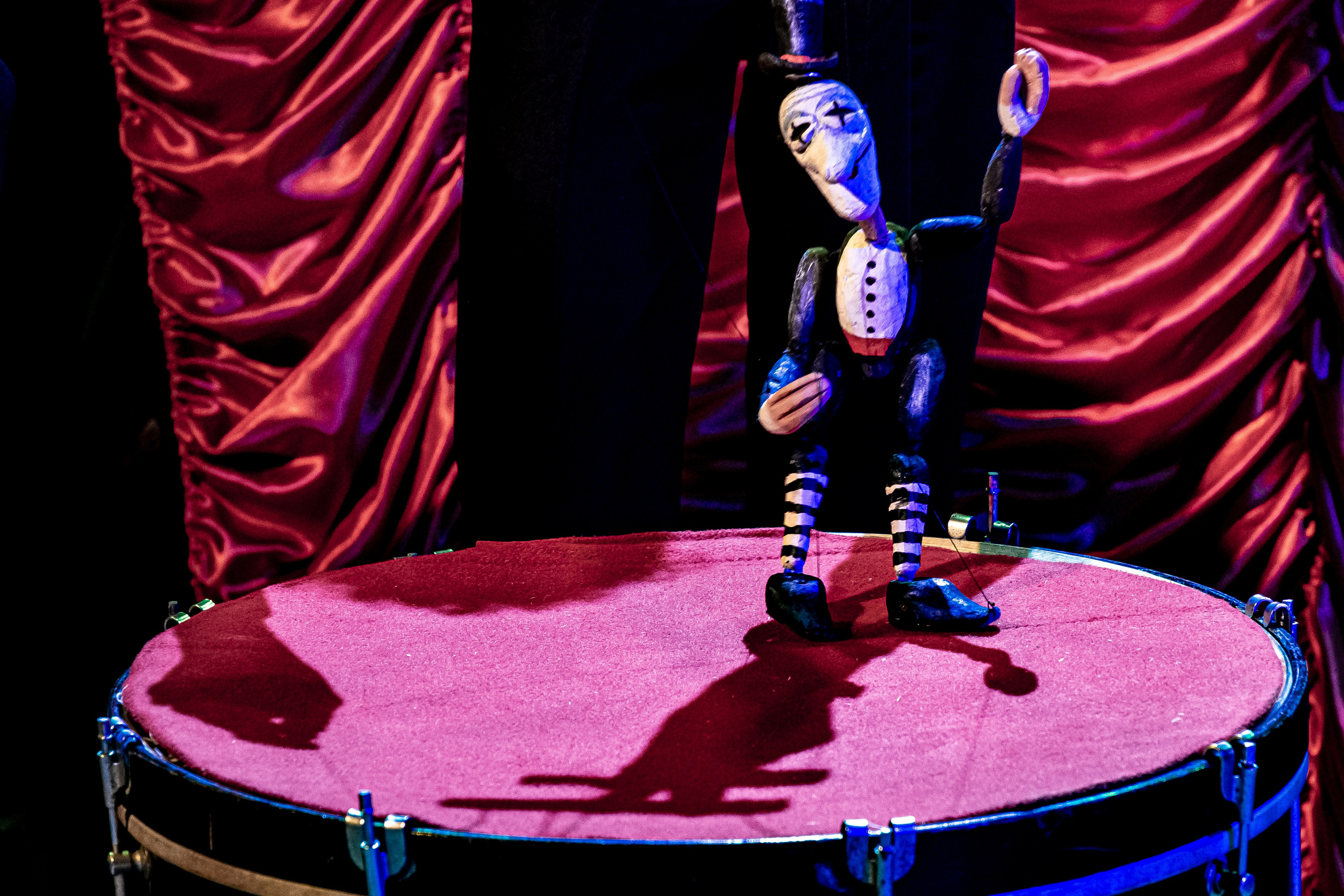 Цирк из Саквояжа спектакль театра САКВОЯЖ. Фотограф в Сочи Юрий Шептаев