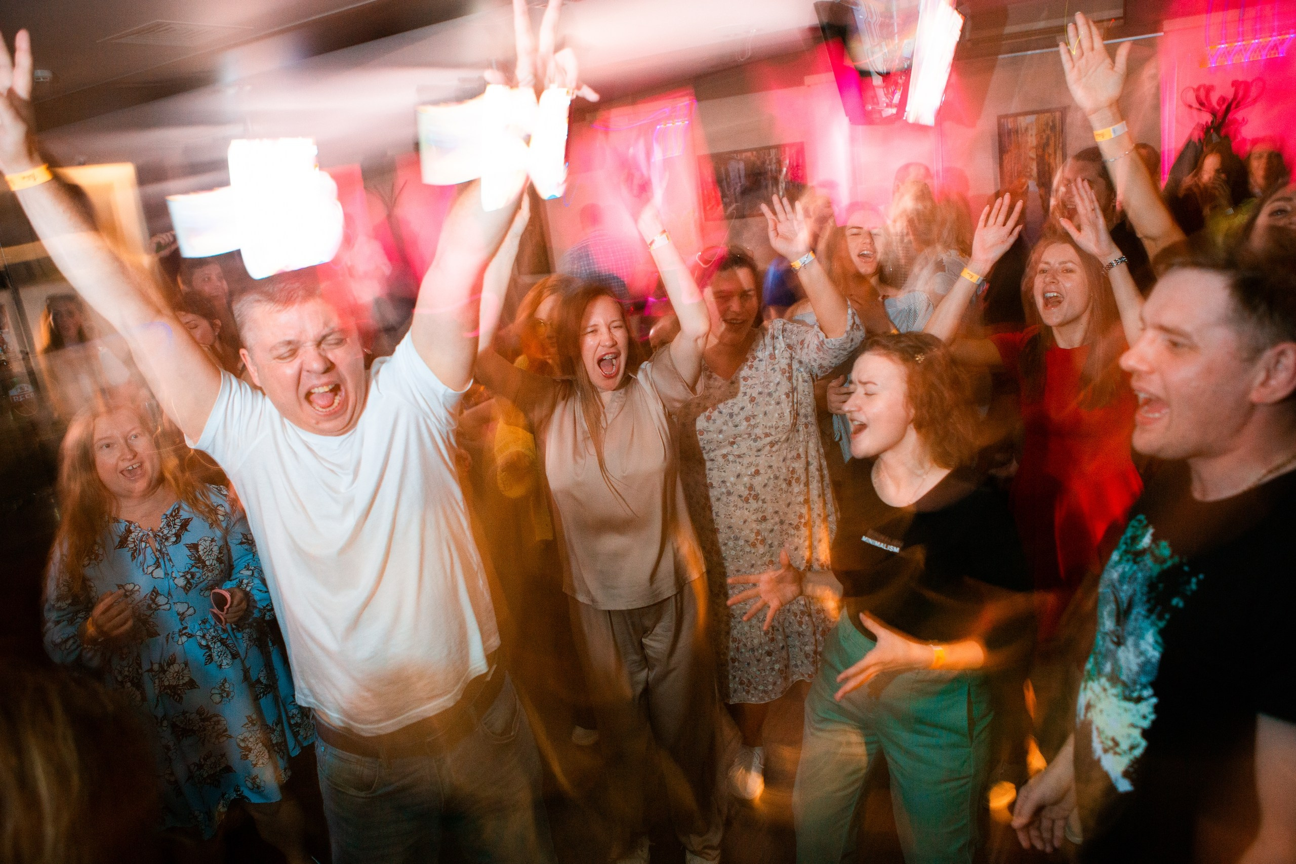 Лето, гуд бай! Клубная вечеринка | 25.08.23. Галерея Фантим