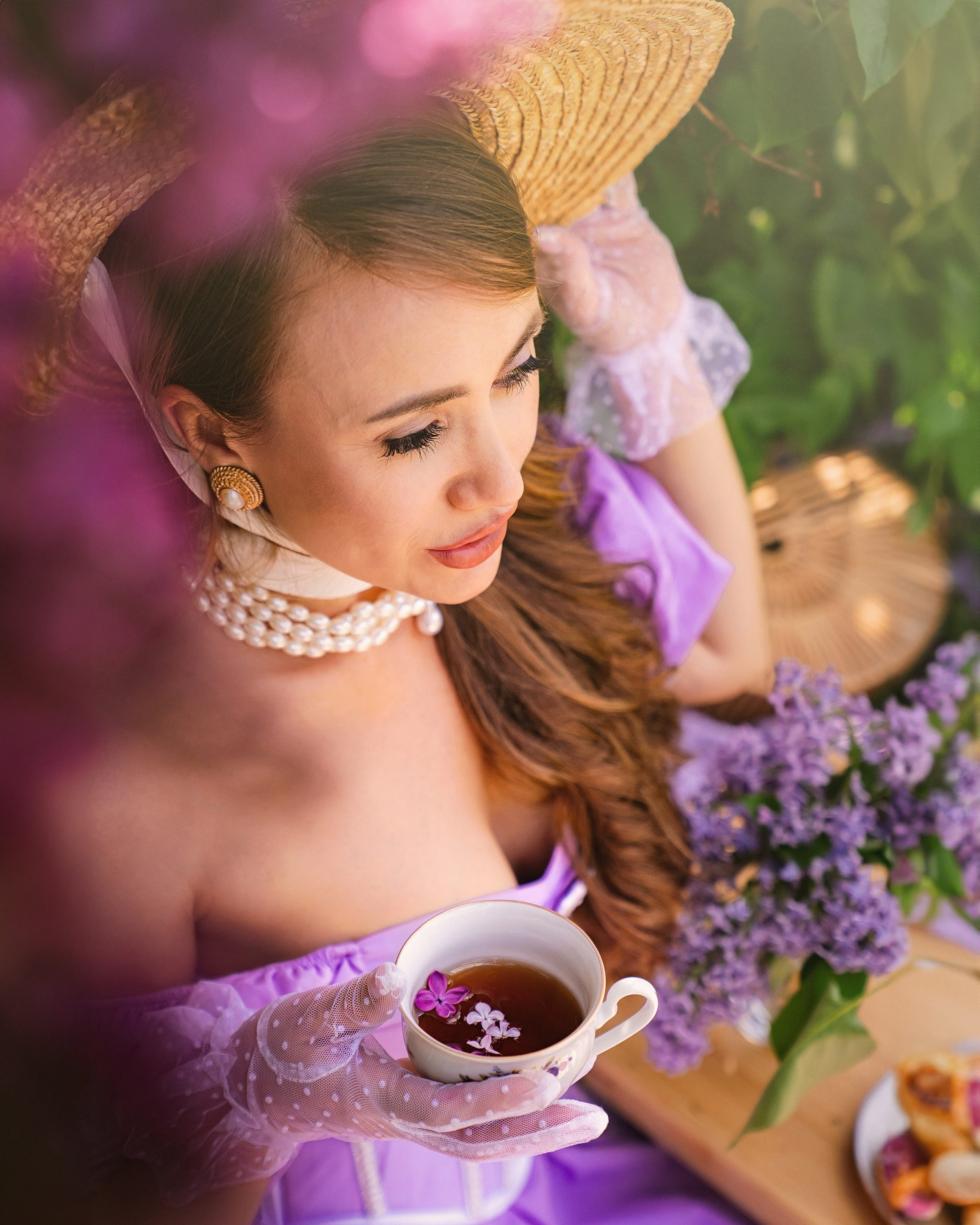 Чаепитие в сиреневом саду. Трубинова Екатерина | Семейный фотограф | Москва