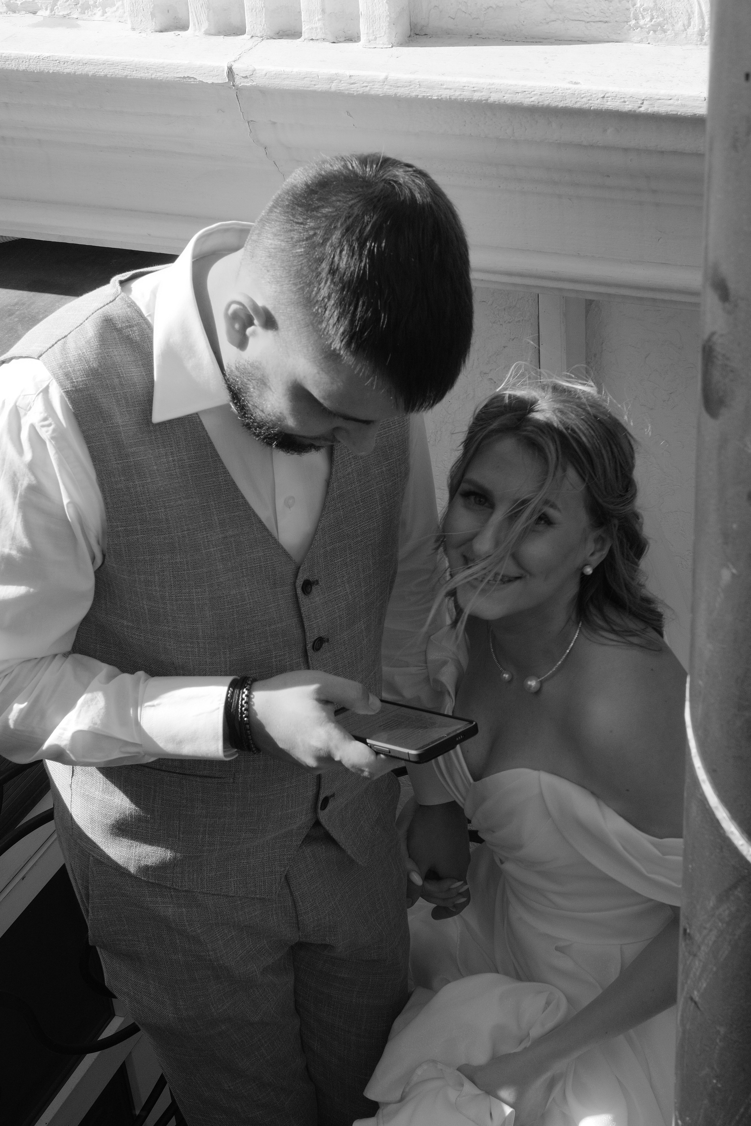 Свадебная фотосессия в Старая ялтинская дорога, фотолент. Профессиональная фотосъемка в Крыму. Натуральные эмоции и живые кадры. Забронируйте дату прямо сейчас!