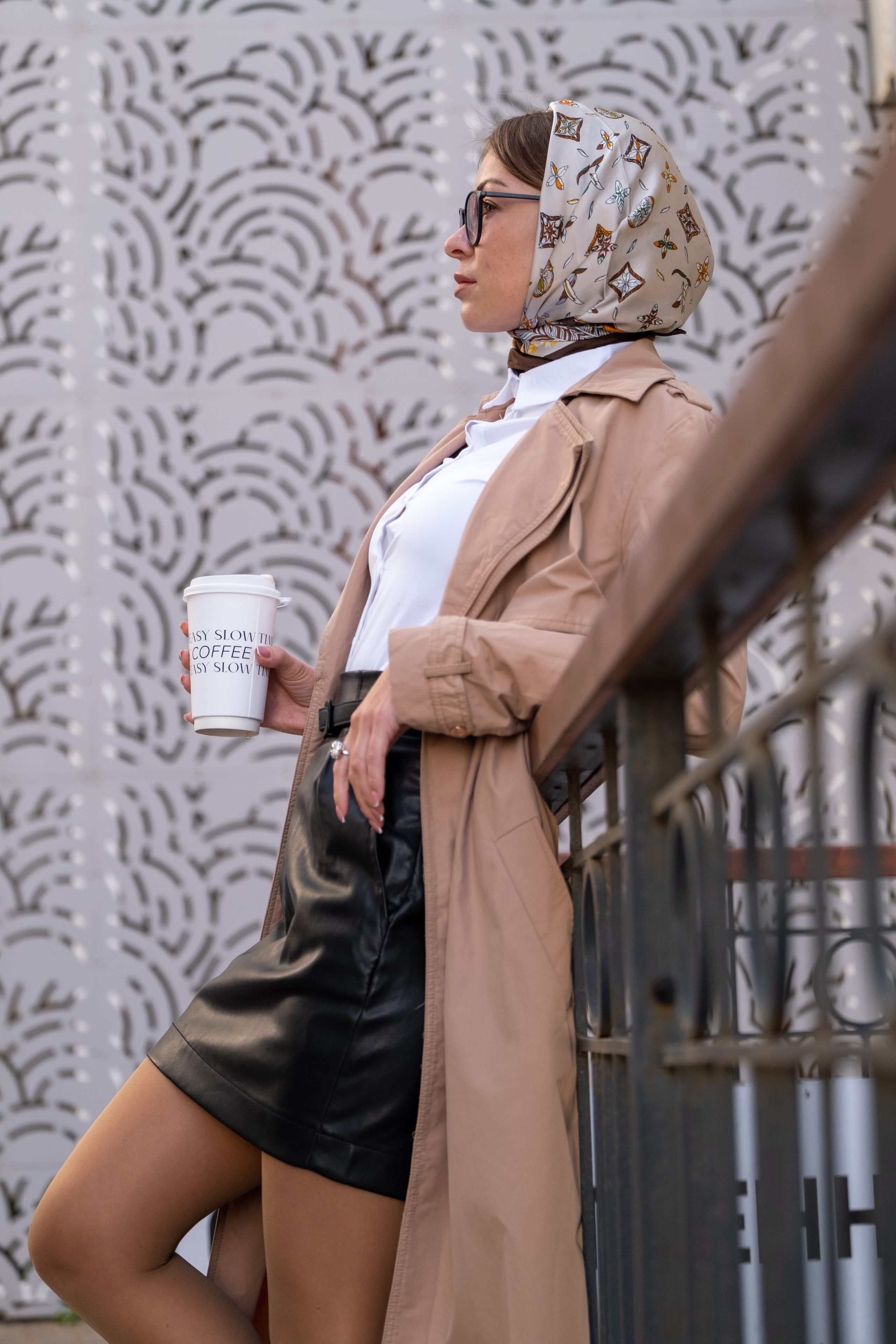 Портретная фотосессия. Мраморные улицы Севастополя. ул. Большая Морская. Профессиональная фотосъемка в Крыму. Натуральные эмоции и живые кадры. Забронируйте дату прямо сейчас!