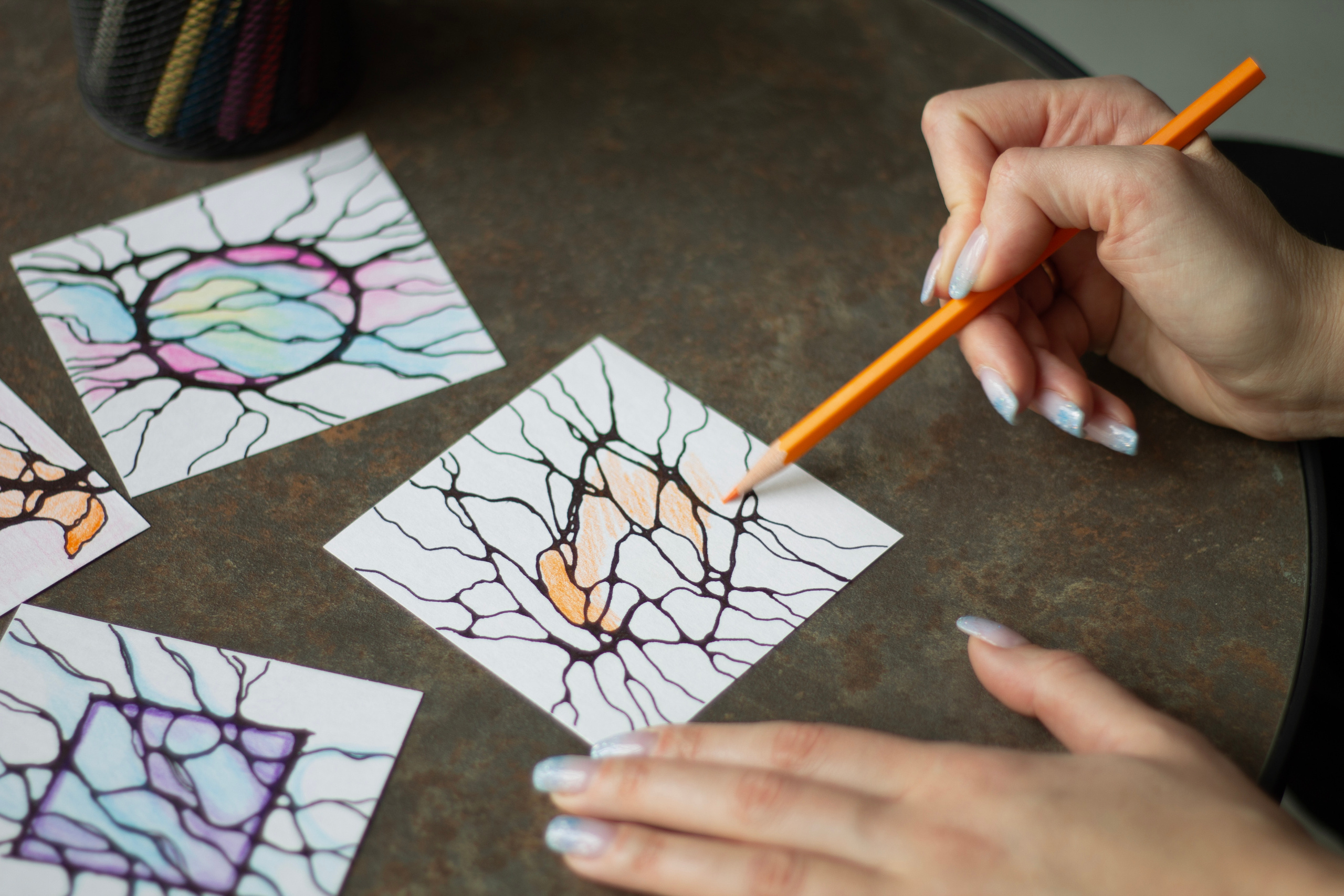 Нейрографика процесс рисования желтым карандашом