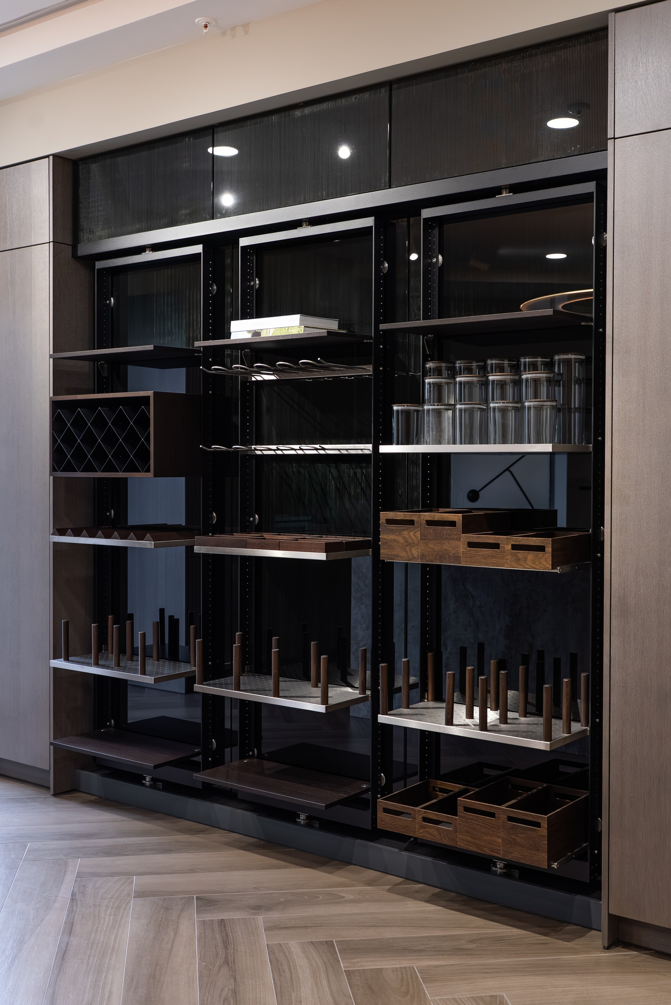 Шоурум WARENDORF. KUSTOV PRODUCTION — профессиональная фотосъёмка в Москве