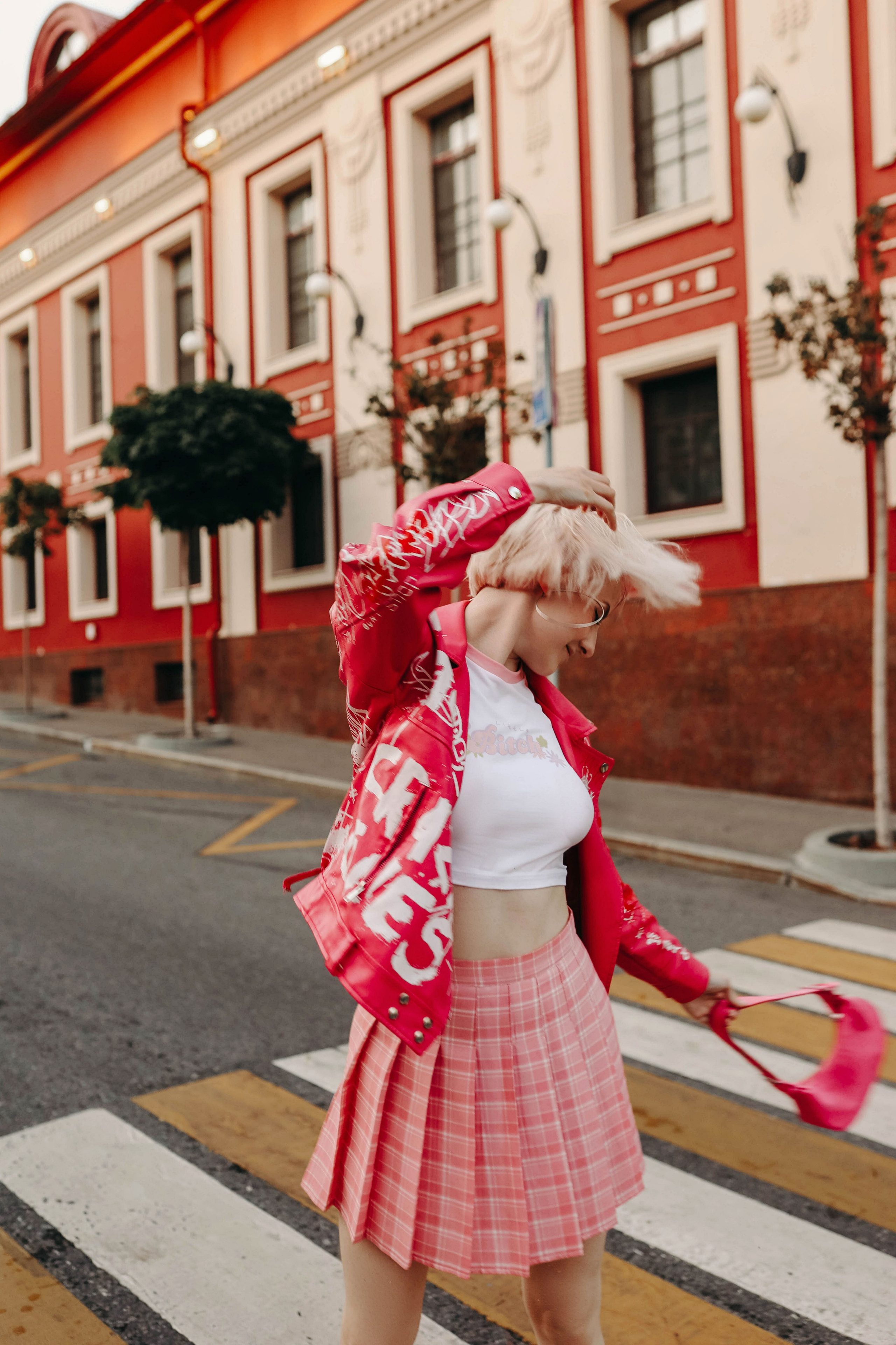 Женская летняя прогулочная фотосессия в Москве. Свадебный и семейный фотограф в Москве